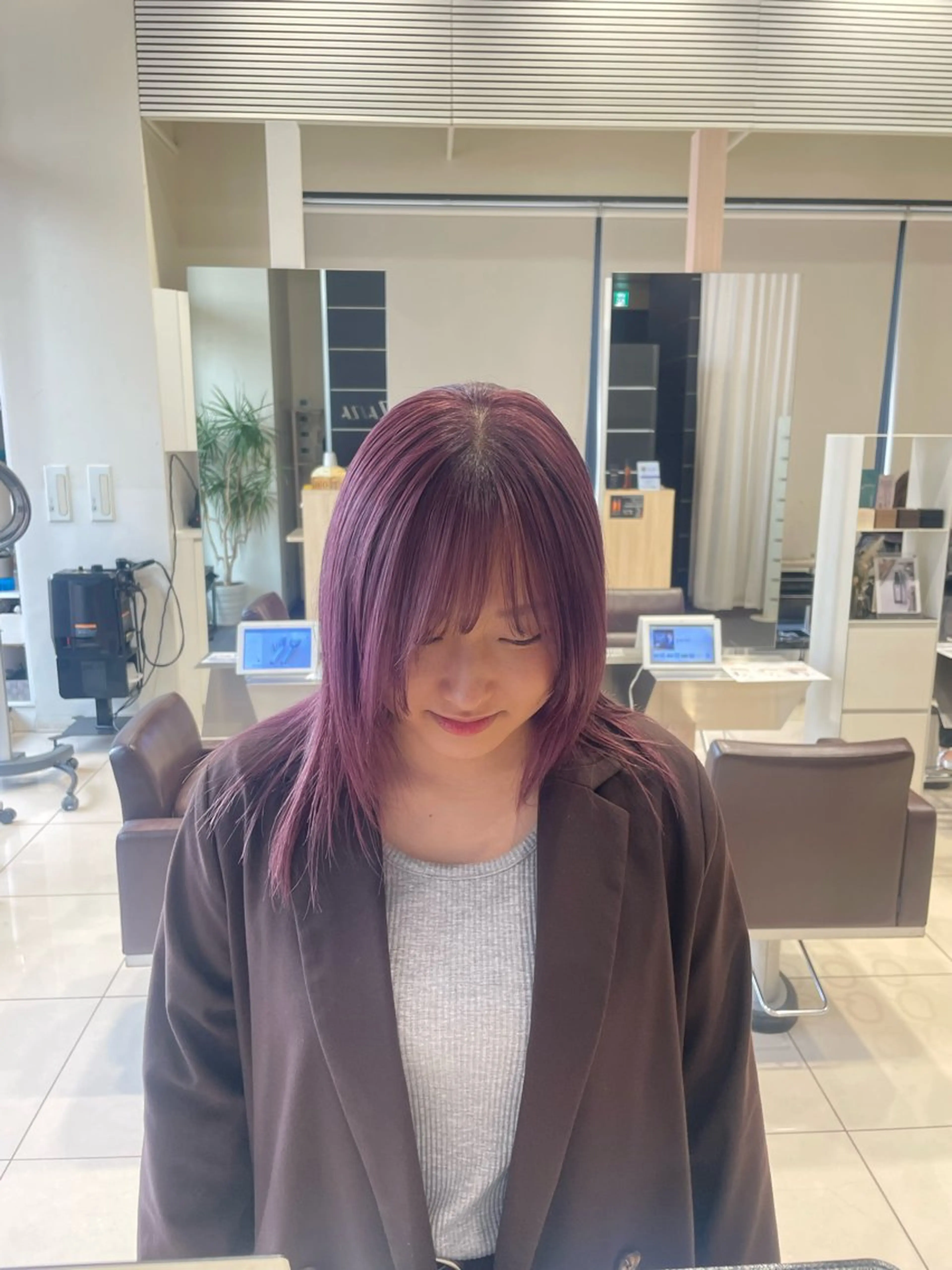 ミディアム 小池 夏生のヘアスタイル