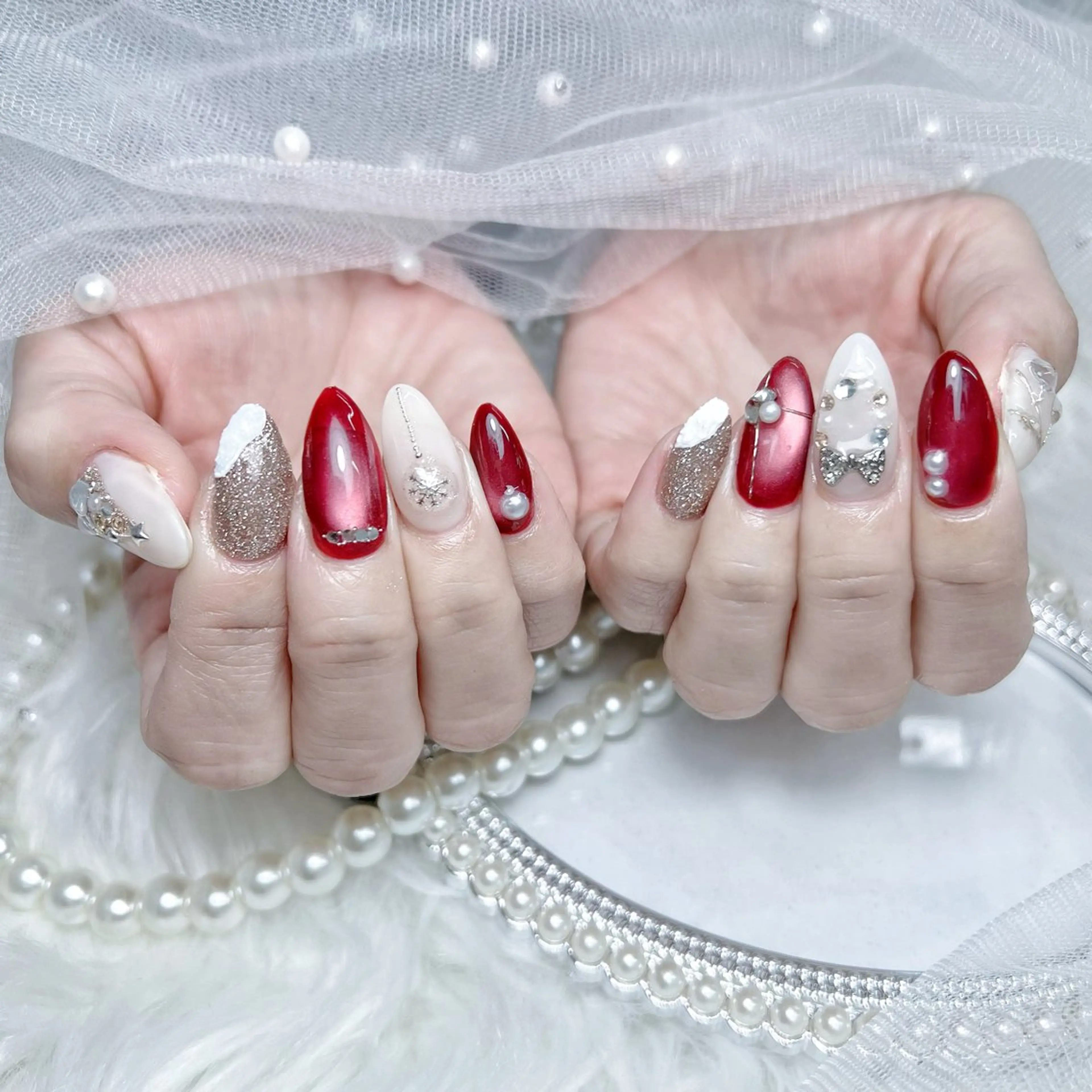 ネイル グリーン キラキラネイル ラメ(グリッター) ニュアンスネイル 赤色 ハンドネイル ハンドケア ぱん ちゃんのネイルデザイン