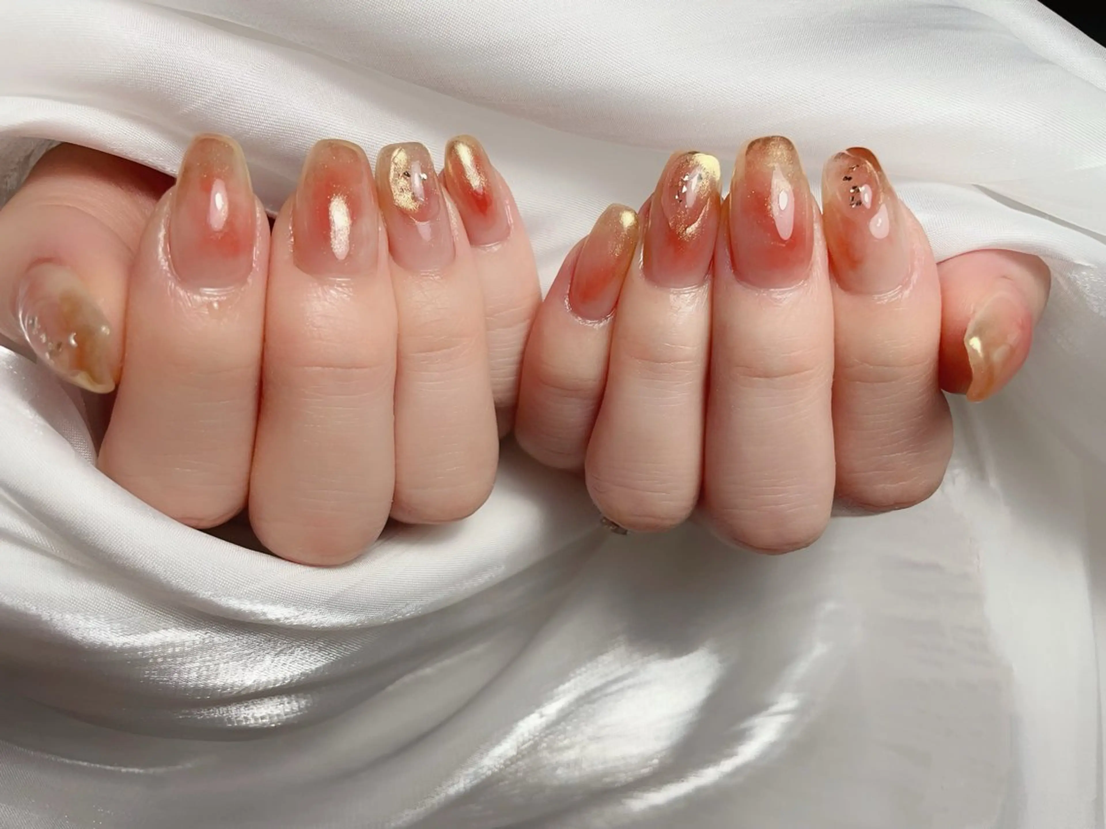 ネイル キラキラネイル ミラーネイル 持ち込み ニュアンスネイル ぷっくりネイル Ai Nail所属・Ai Nailのネイルデザイン