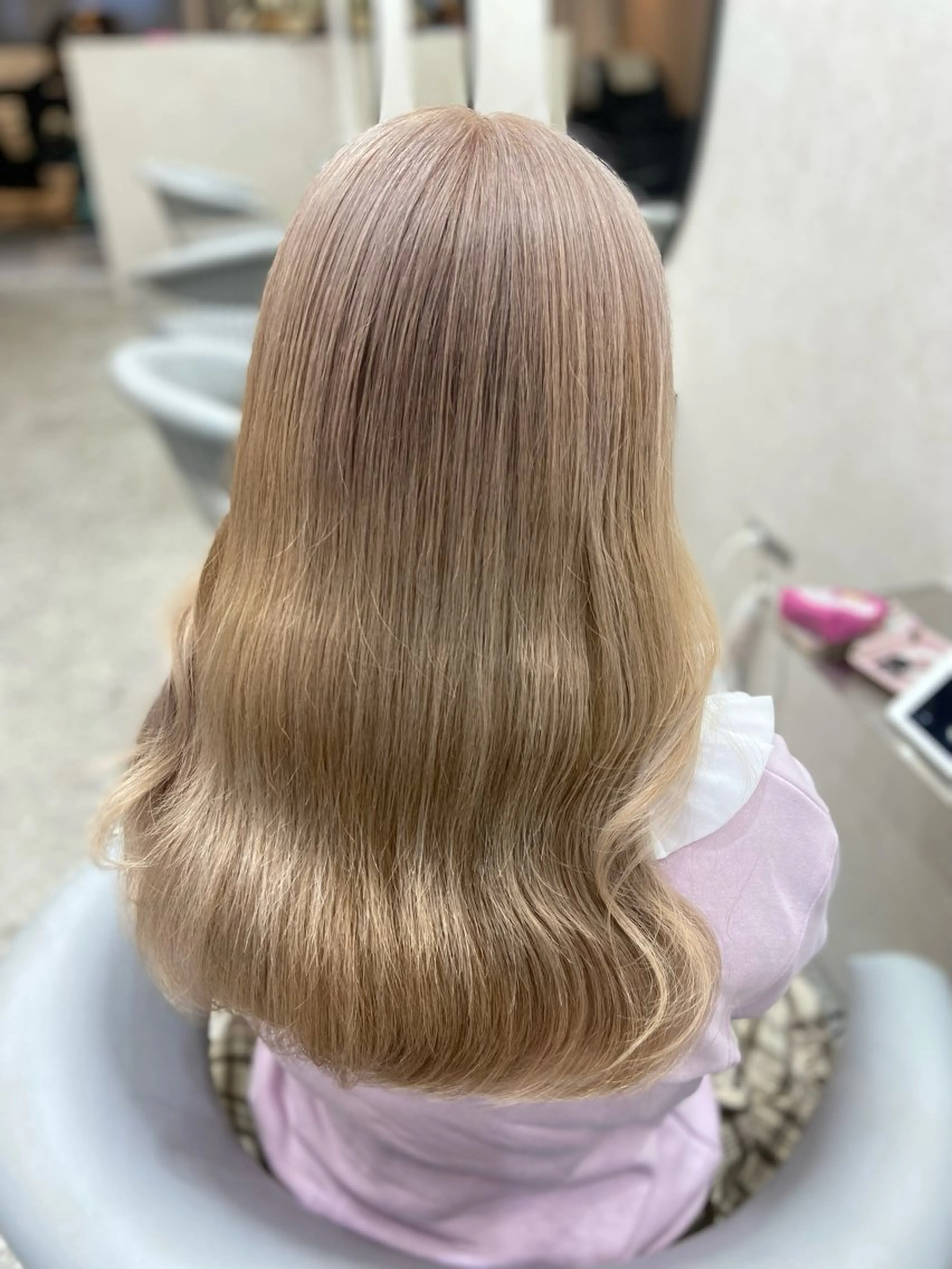 ロング カラー ベージュカラー ブリーチ ブラウンカラー ケアブリーチ チョコレートブラウン カット ヘアカラー トリートメント 新宿/韓国ヘア 中明度カラー/かやのヘアスタイル