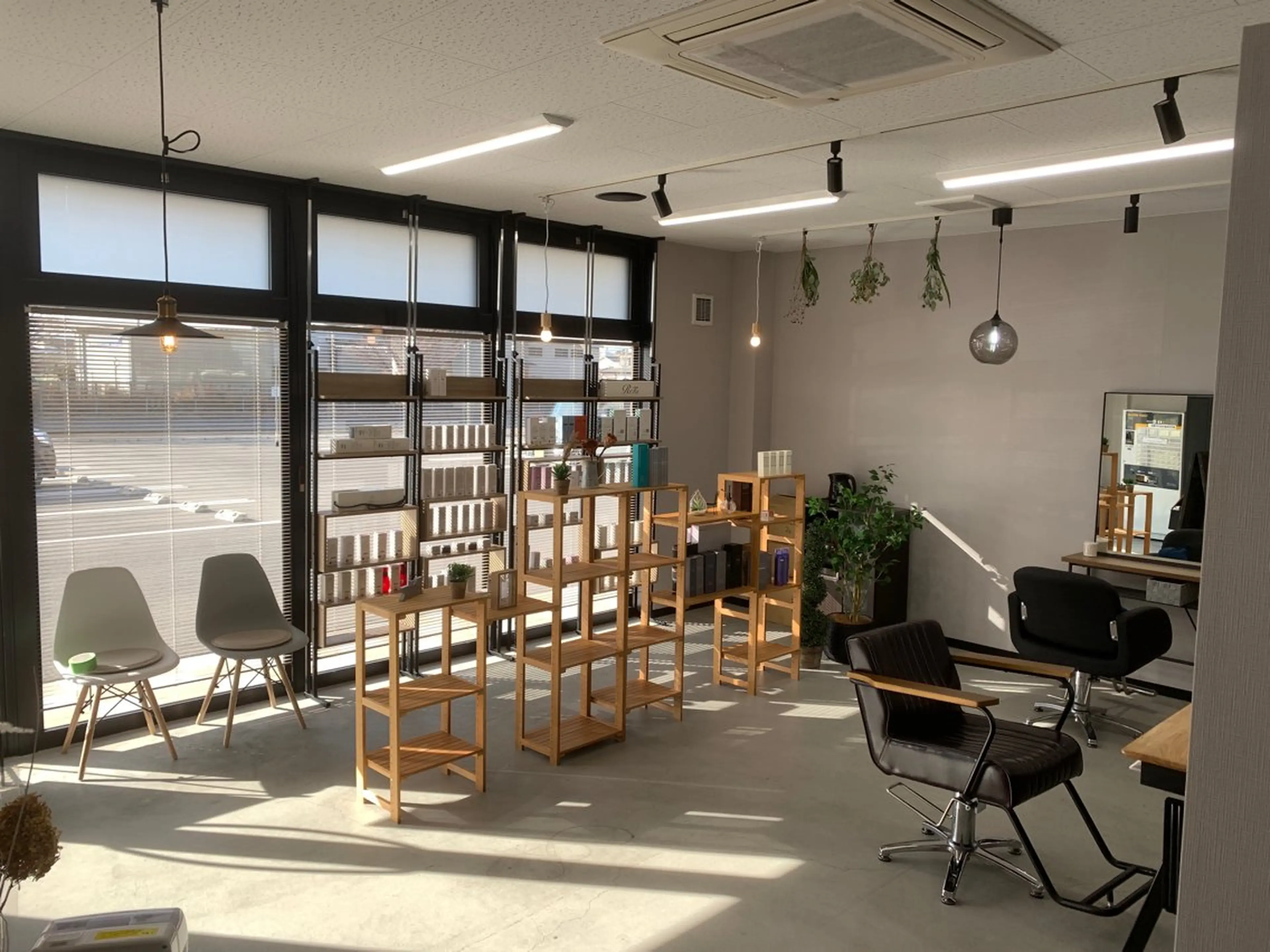 髪質改善カラーズ カフェプラスのヘアスタイル