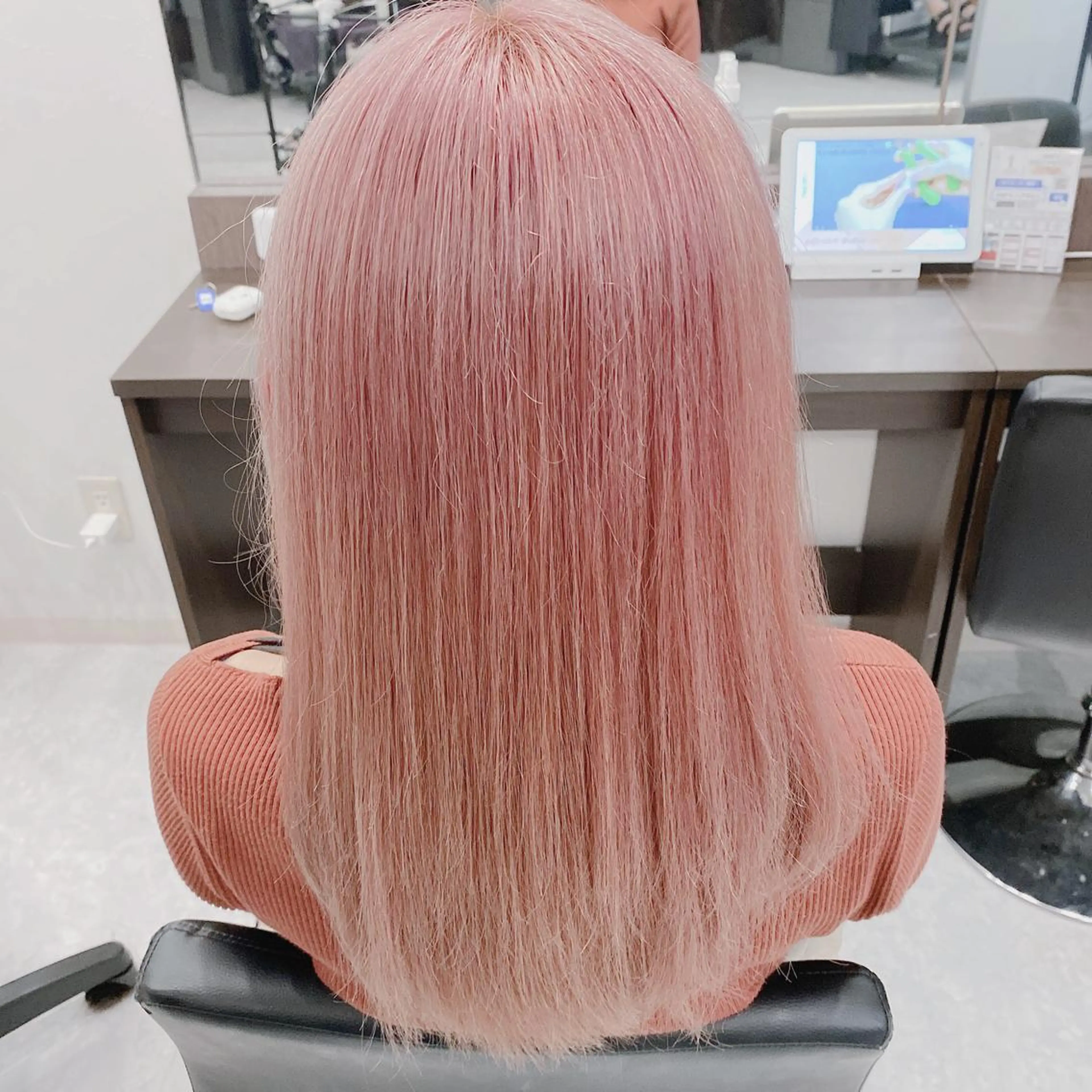 ロング カラー アッシュ アッシュグレー アッシュグレージュ バレイヤージュ ミストバング 韓国ヘア特化💍 tiam💍ブリーチのヘアスタイル