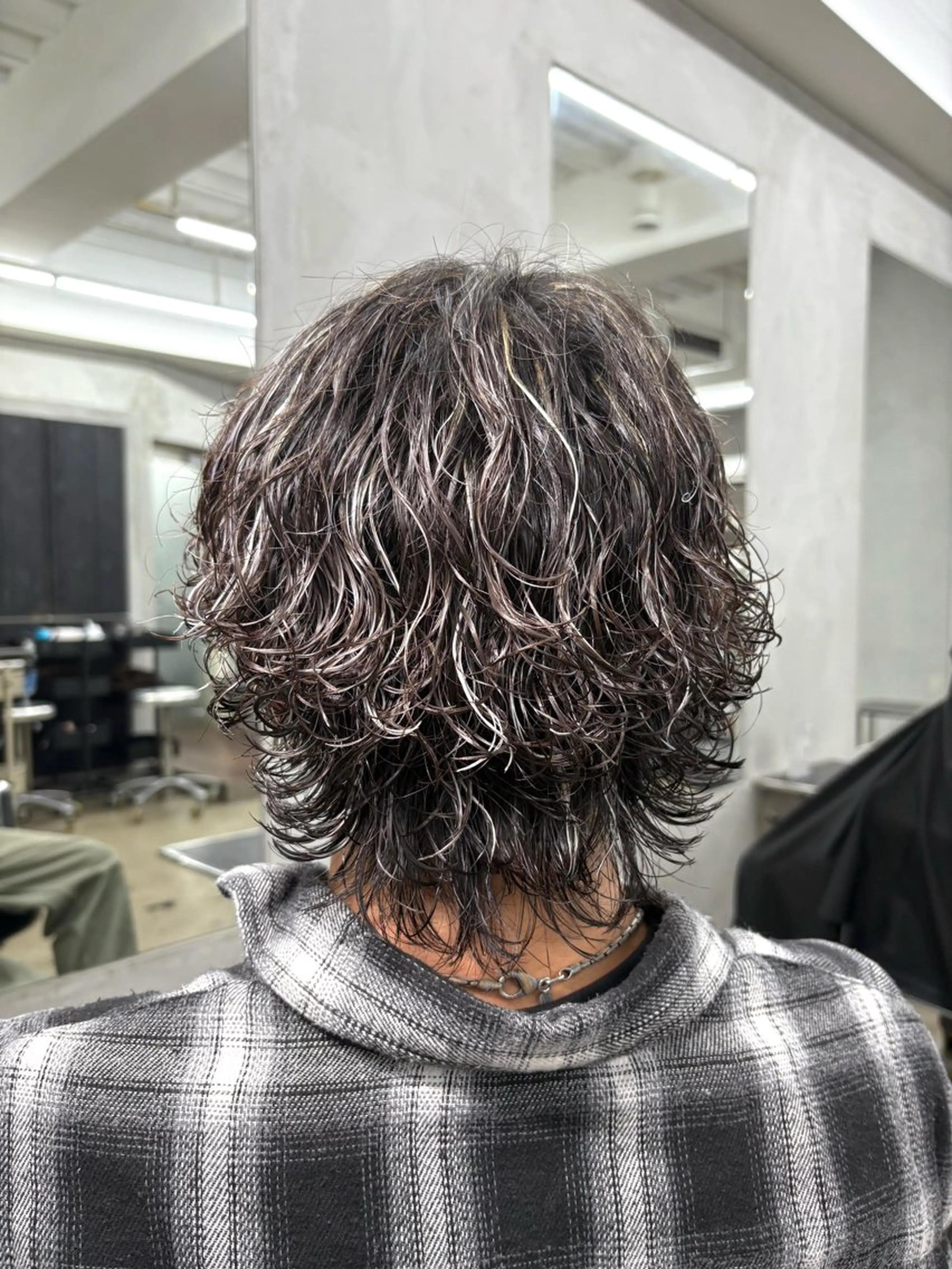 セミロング パーマ メンズ メンズパーマ セミロングパーマ 外国人風カラー カット パーマ 池田 駿のヘアスタイル