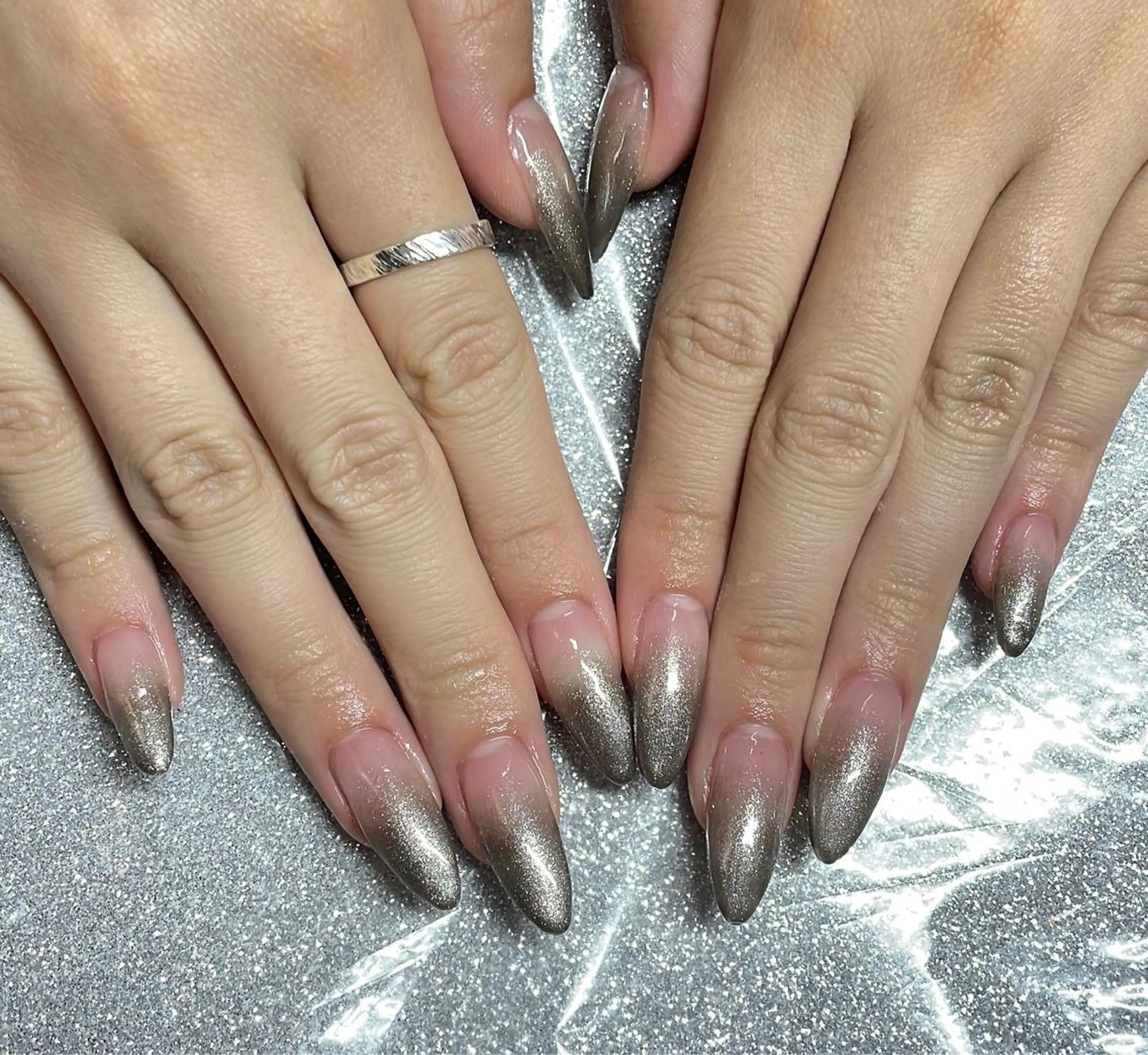 ネイル VIERU 🌈🎀💖のネイルデザイン