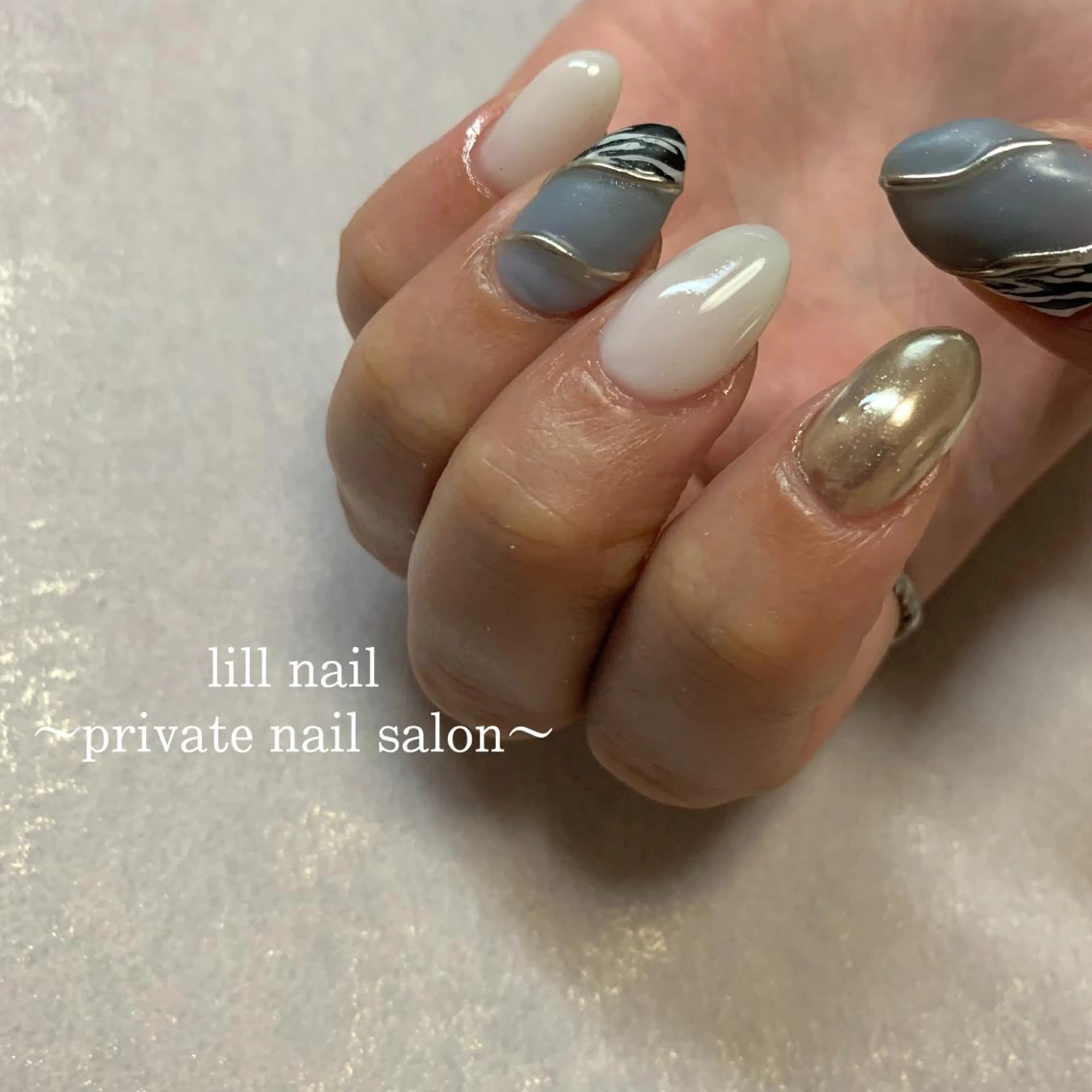 ミディアム pllia beautyのネイルデザイン