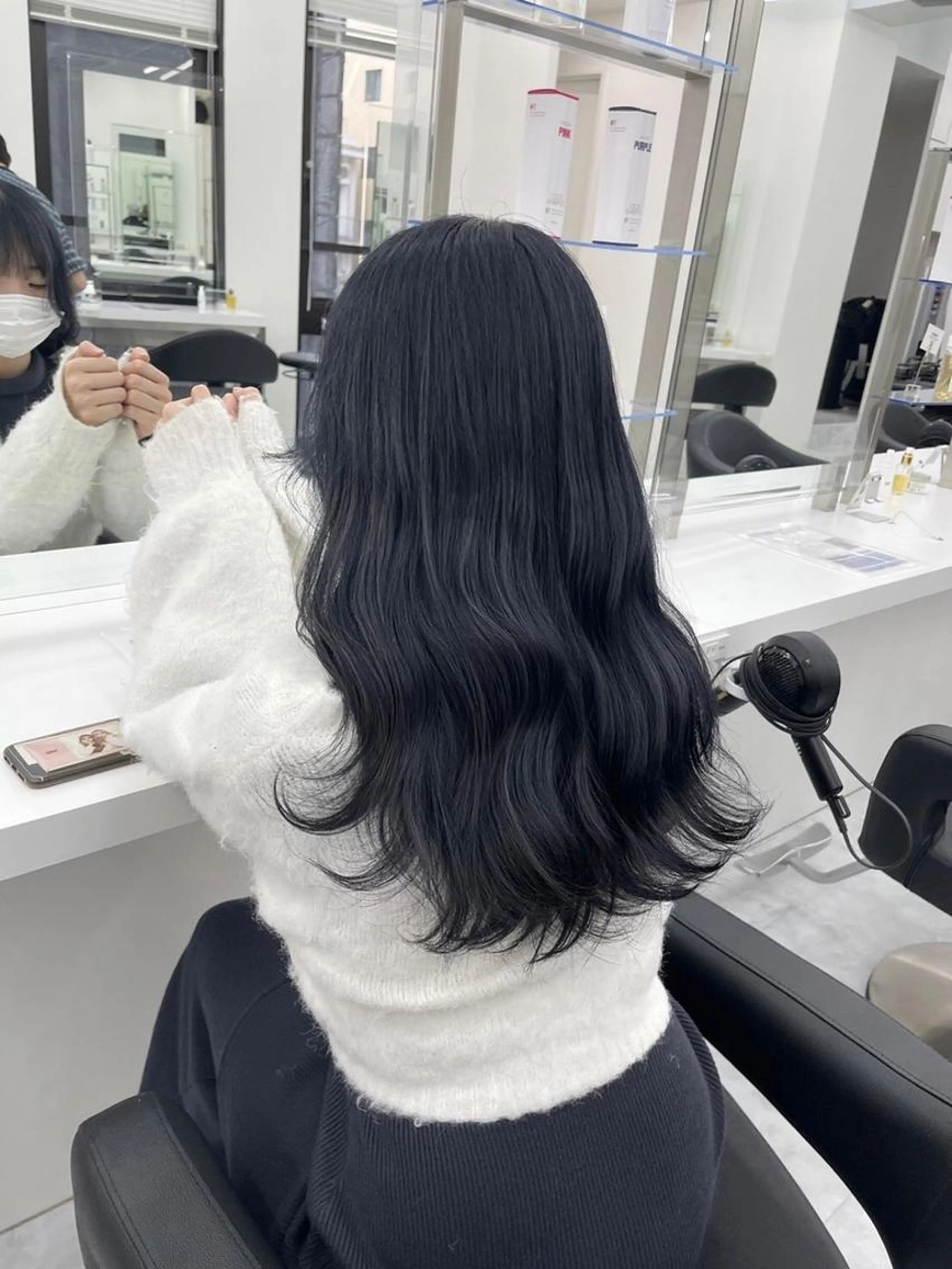 🤍重くない暗髪🤍ブルーブラック／コリアンブラック🇰🇷就活や実習にも対応した暗髪に🇰🇷ワンカラー🤍の写真