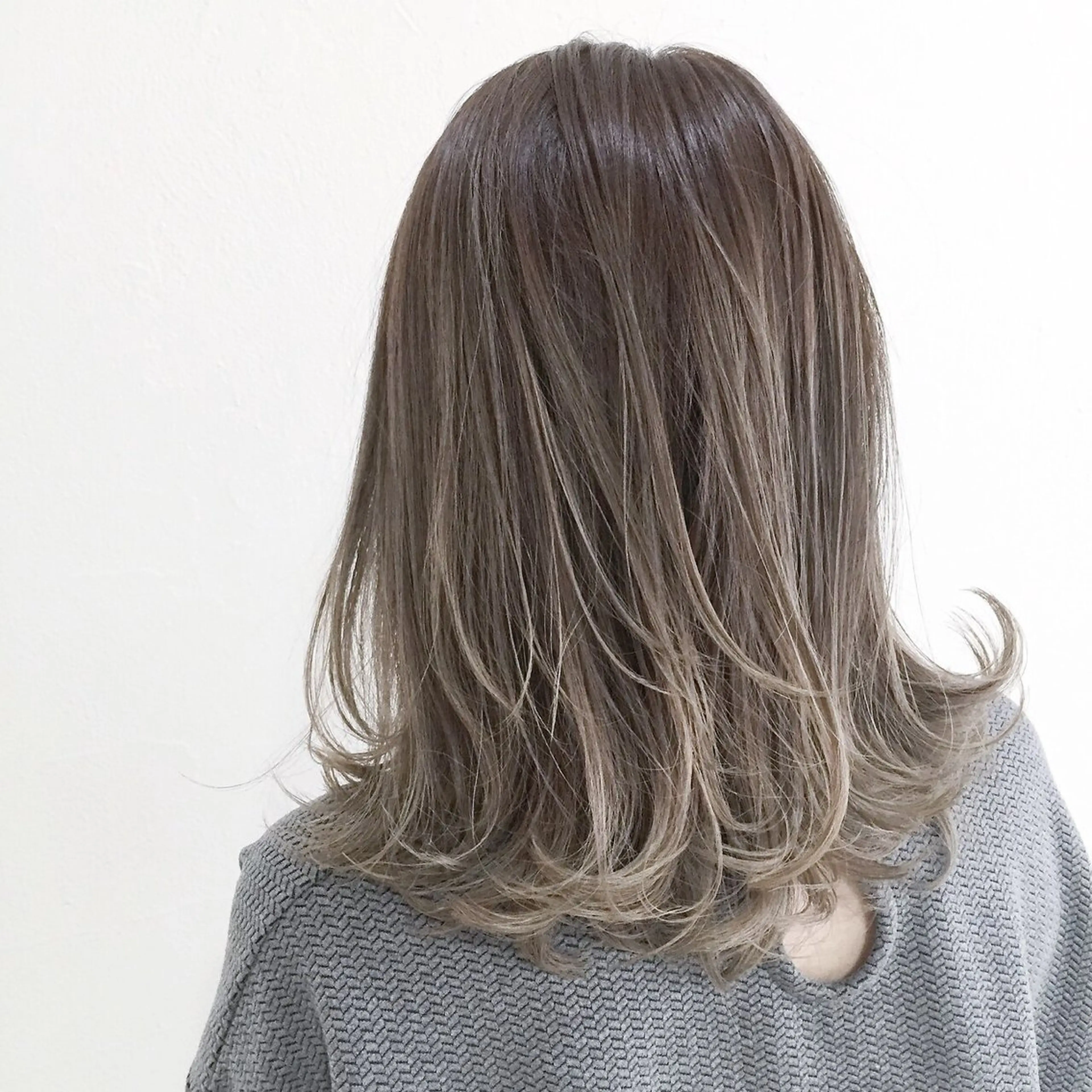 セミロング カラー ATELIER 本厚木のヘアスタイル