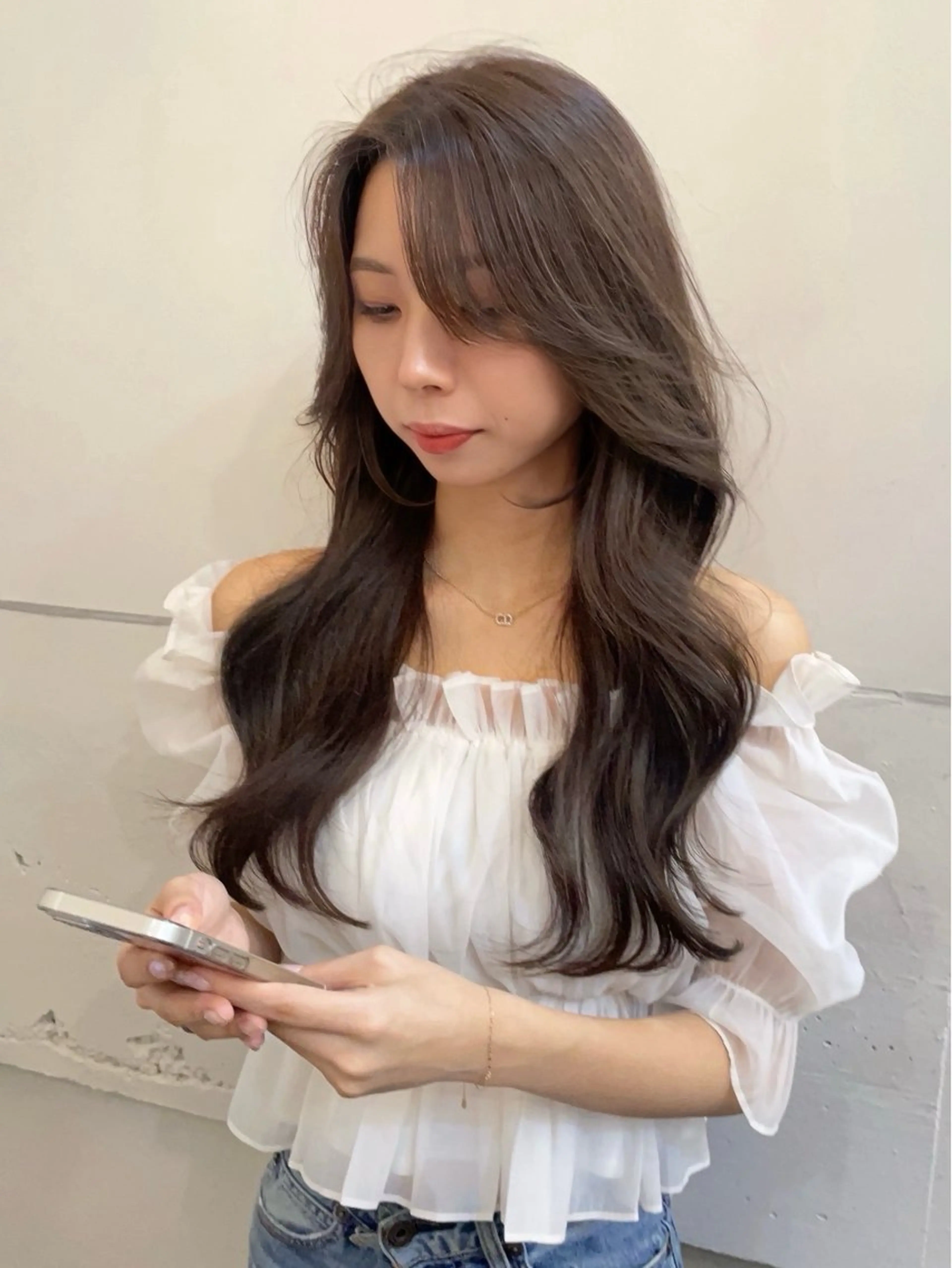 ロング カラー ベージュカラー ブリーチ 透明感カラー ブリーチなしカラー オリーブベージュ カット ヘアカラー トリートメント 横浜/レイヤーカット /韓国ヘア/佐藤記正のヘアスタイル