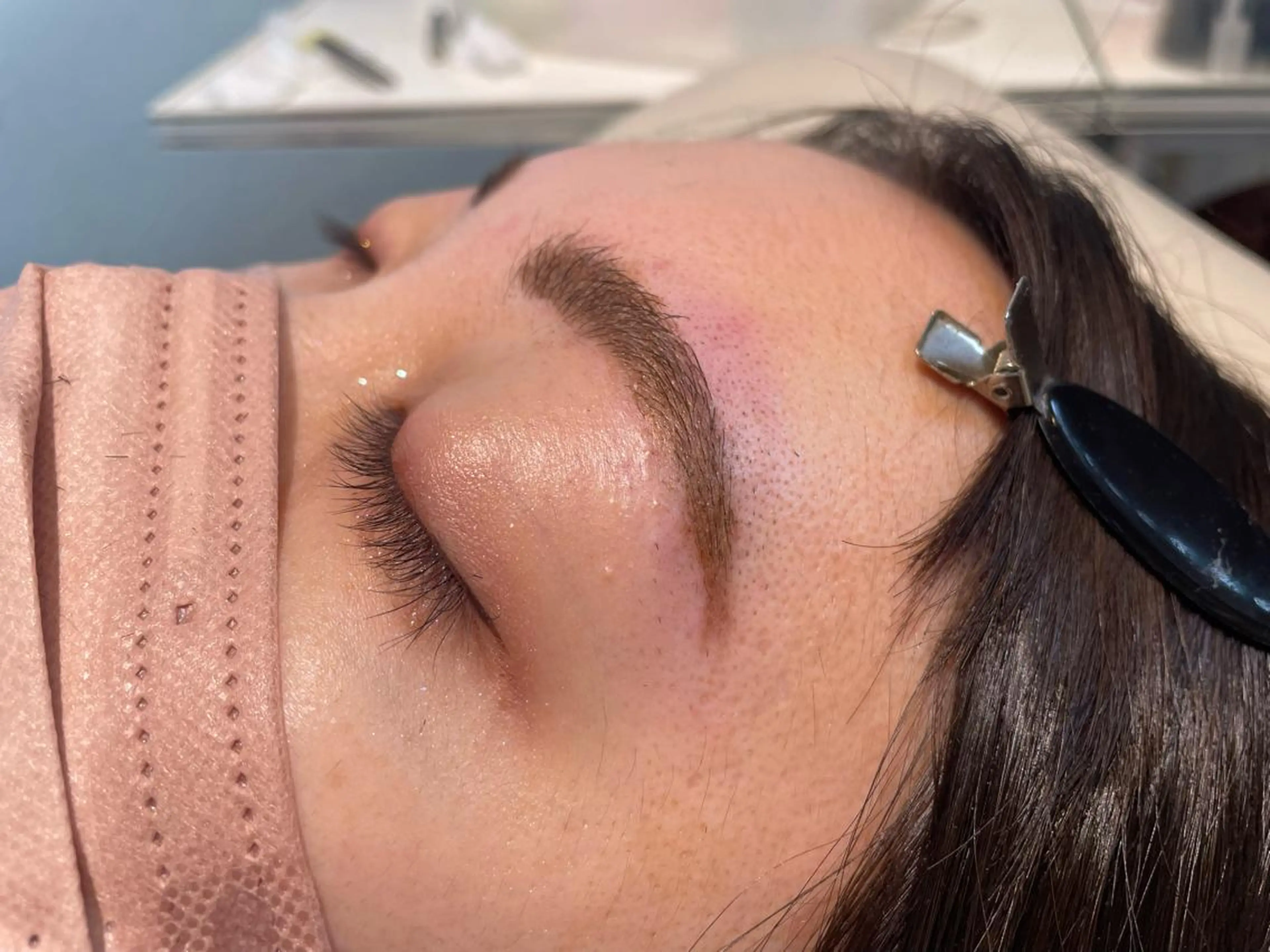 アイブロウ 桑田 新菜のヘアスタイル