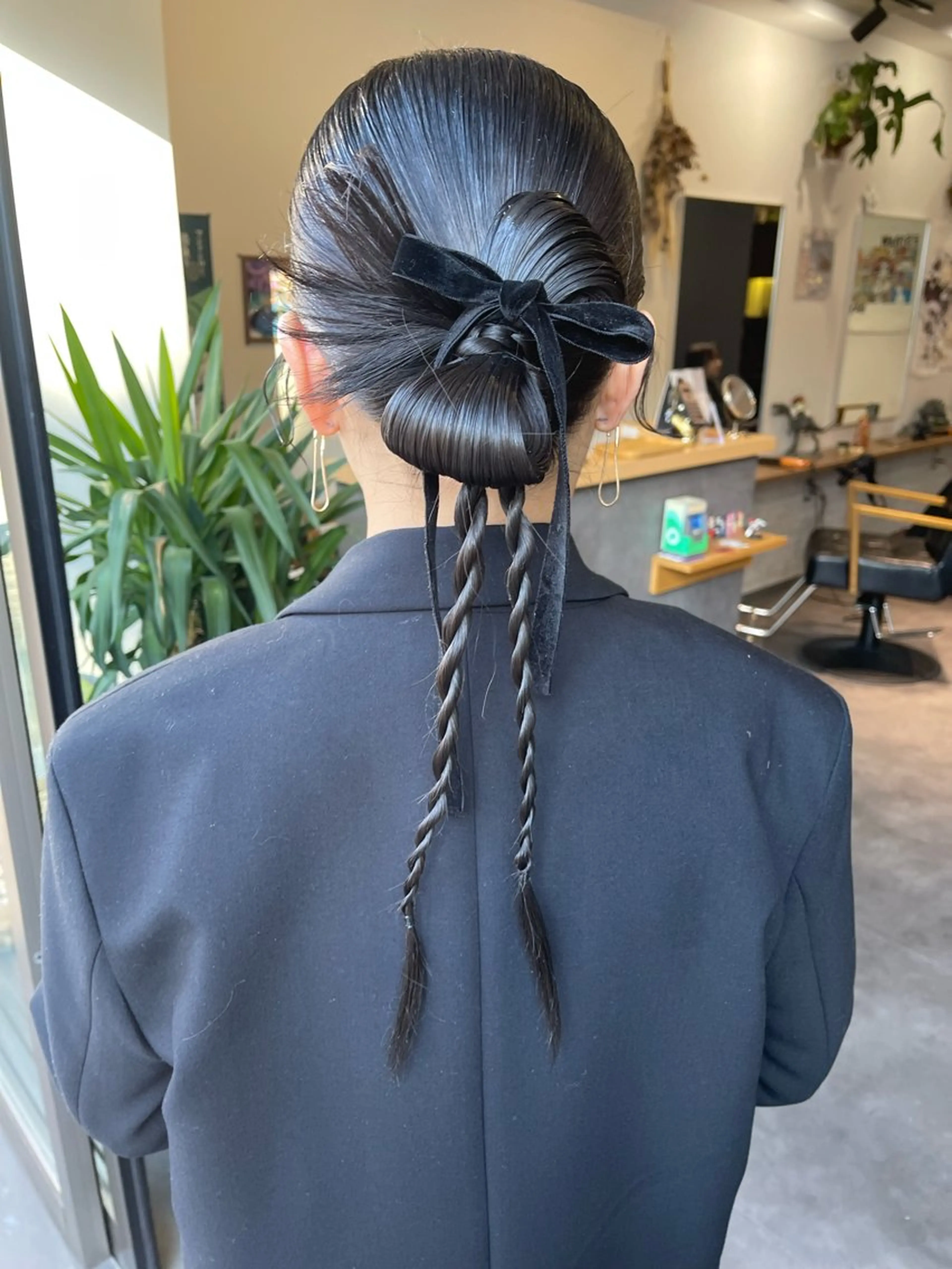 ロング ヘアアレンジ ヘアセット アトム/ウルフ パーマ/レイヤーのヘアスタイル