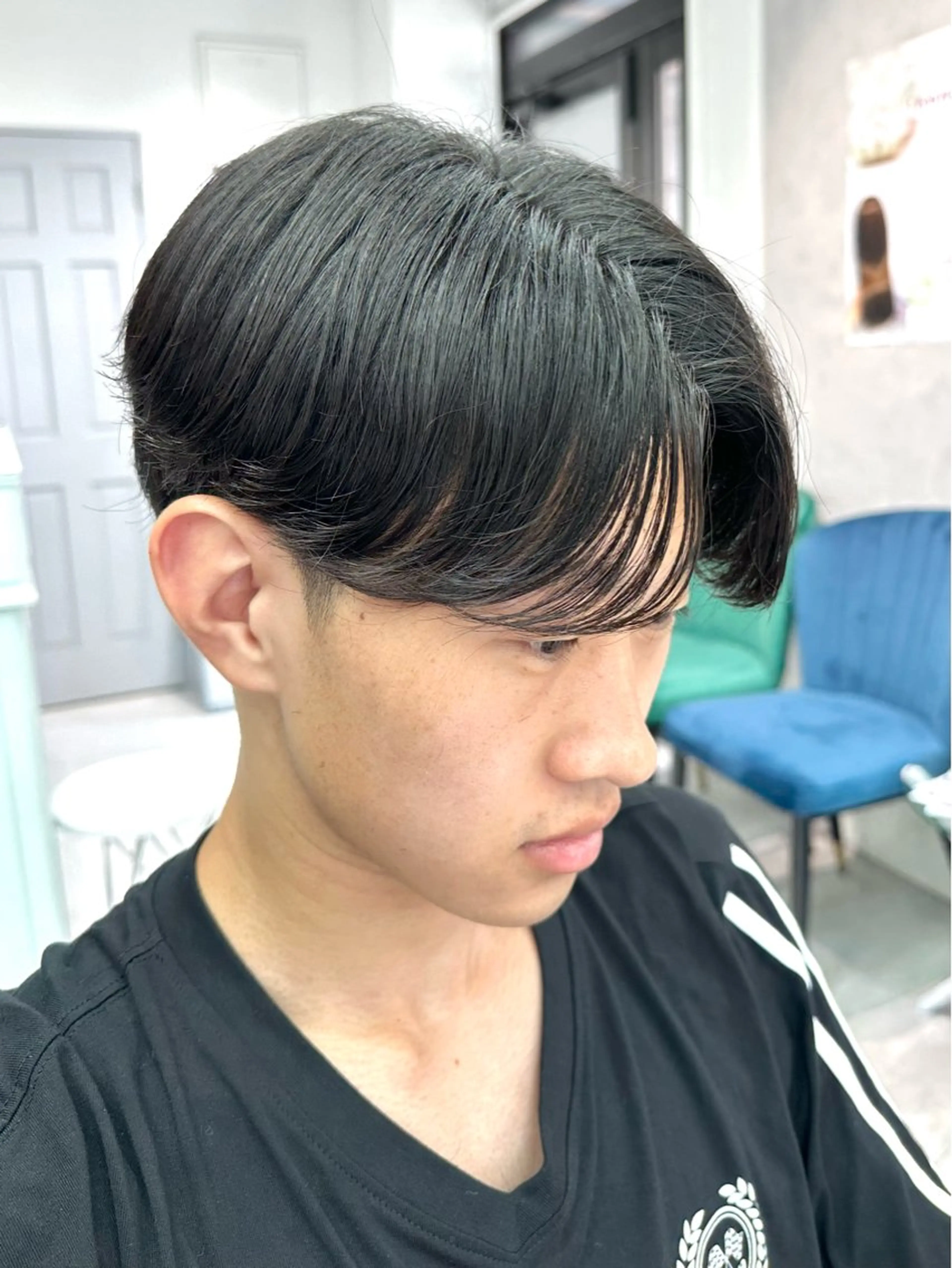 メンズ メンズブリーチ センターパート メンズパーマ SALOWIN渋谷caldo店B1所属・岐津公太 メンズ縮毛矯正のプロのヘアスタイル