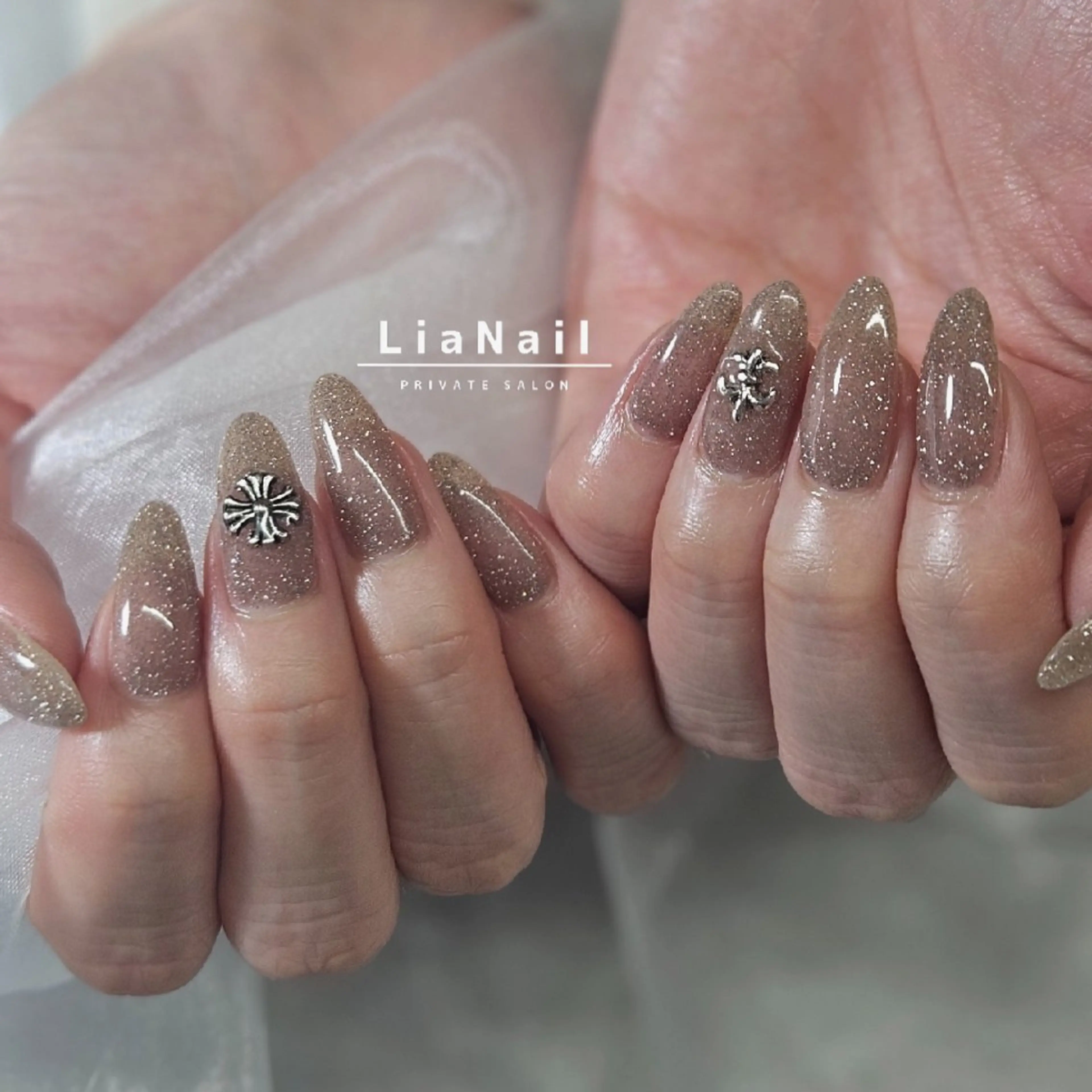 ネイル キラキラネイル ハンドネイル Lia Nailのネイルデザイン