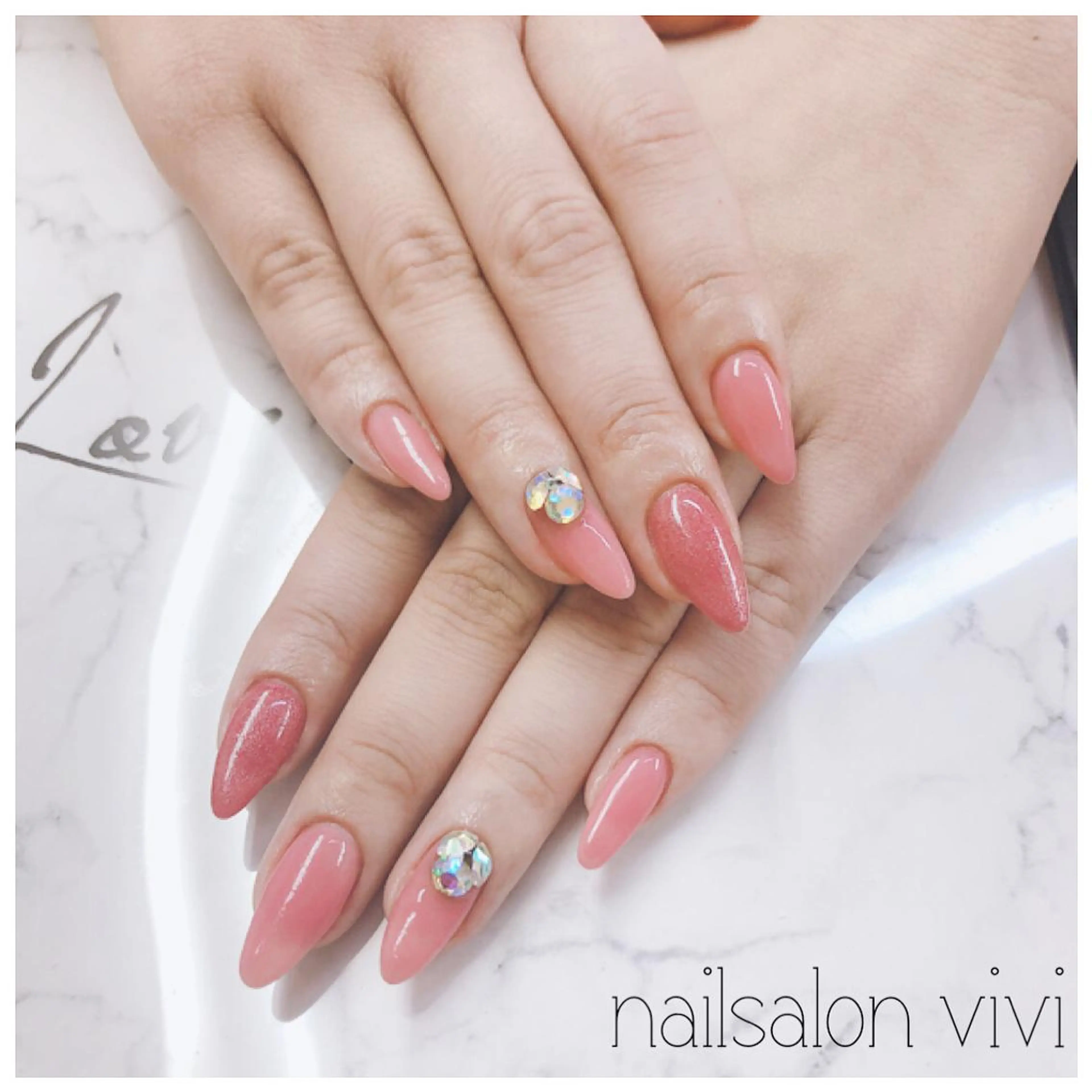 ネイル ＶＩＶＩ nailsalonのネイルデザイン