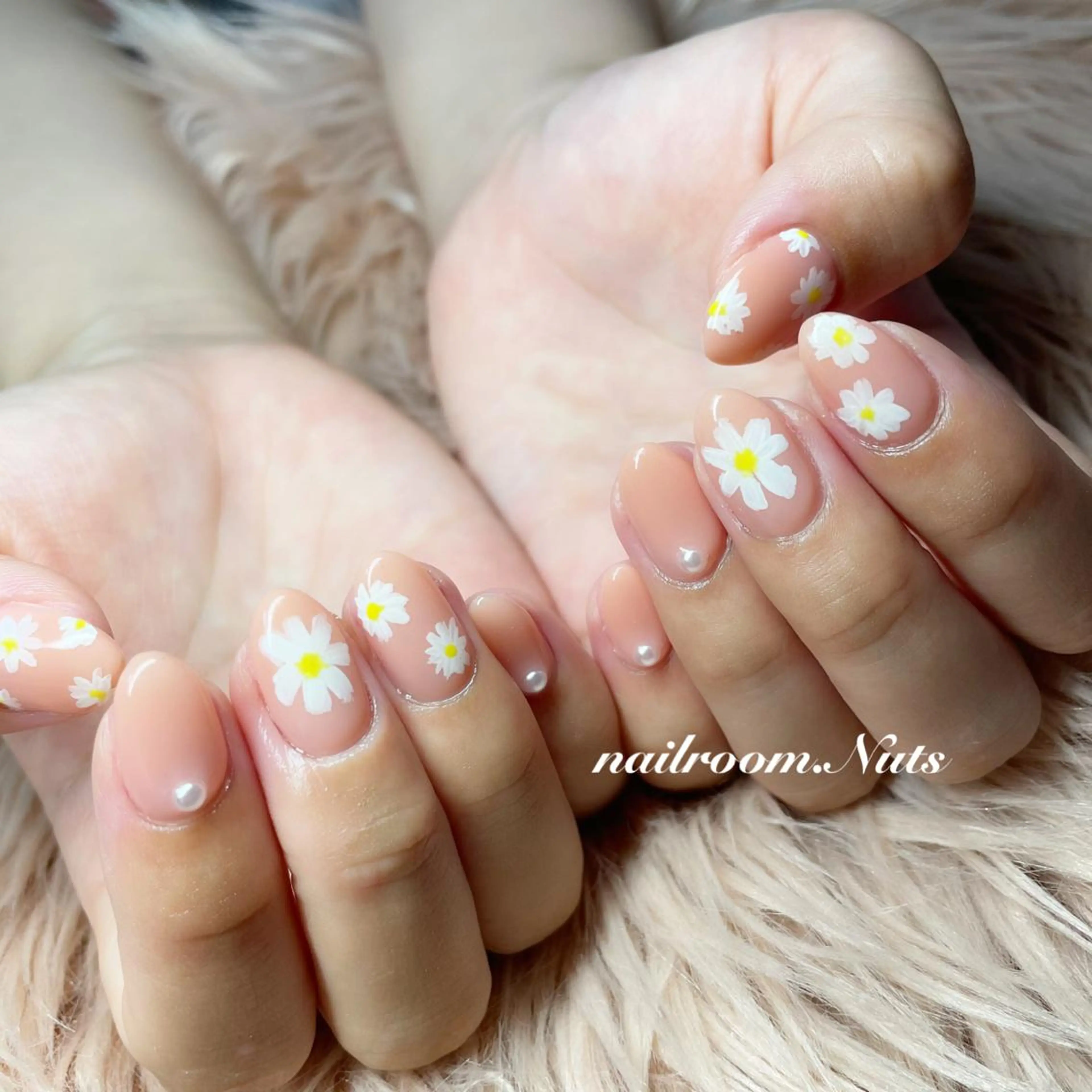 ネイル ハンドネイル nailsalon Nutsのネイルデザイン