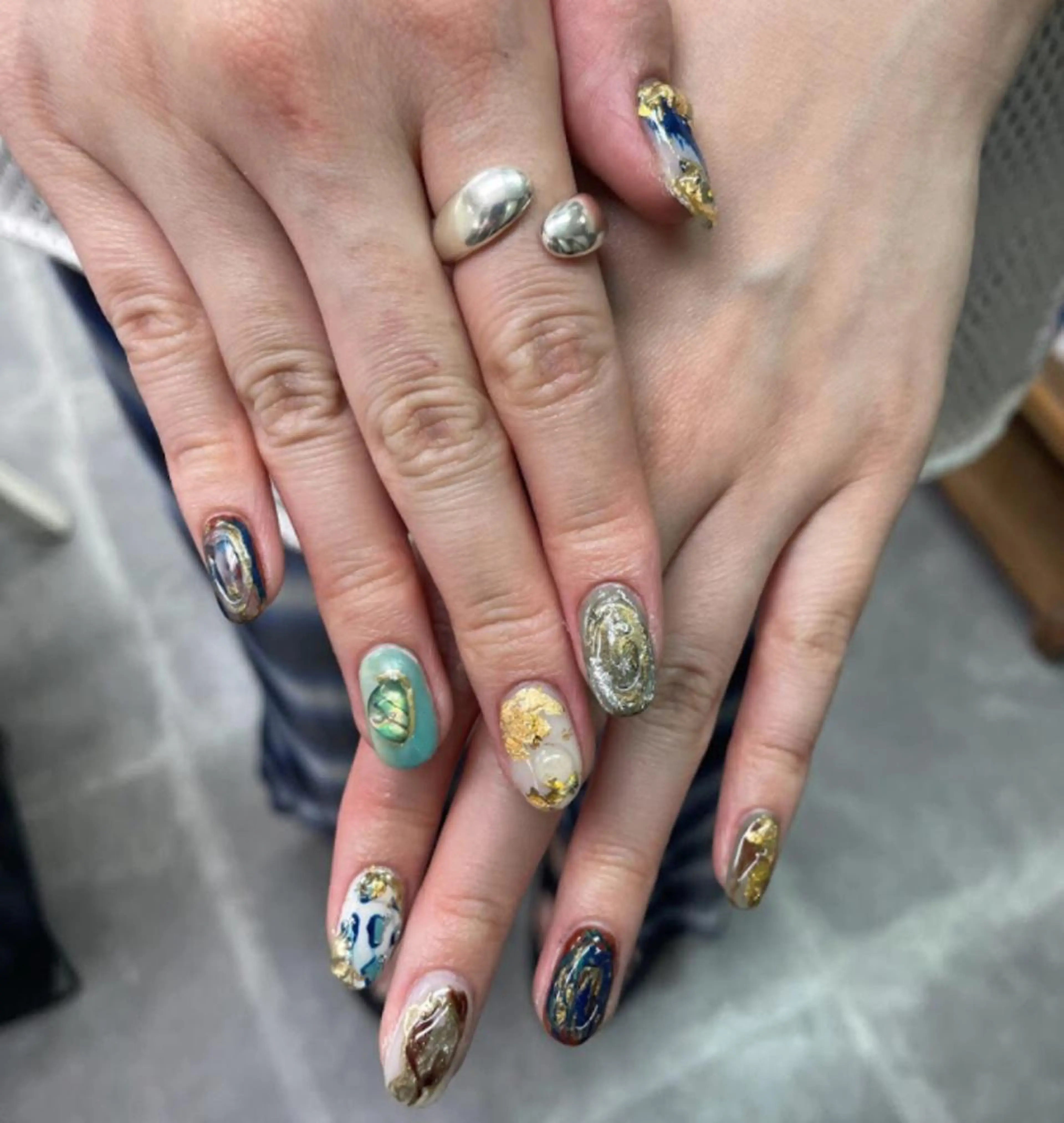 ネイル アニマル柄 アートネイル クリアネイル フレンチネイル ジェルネイル nailstudio eviz新宿店のネイルデザイン