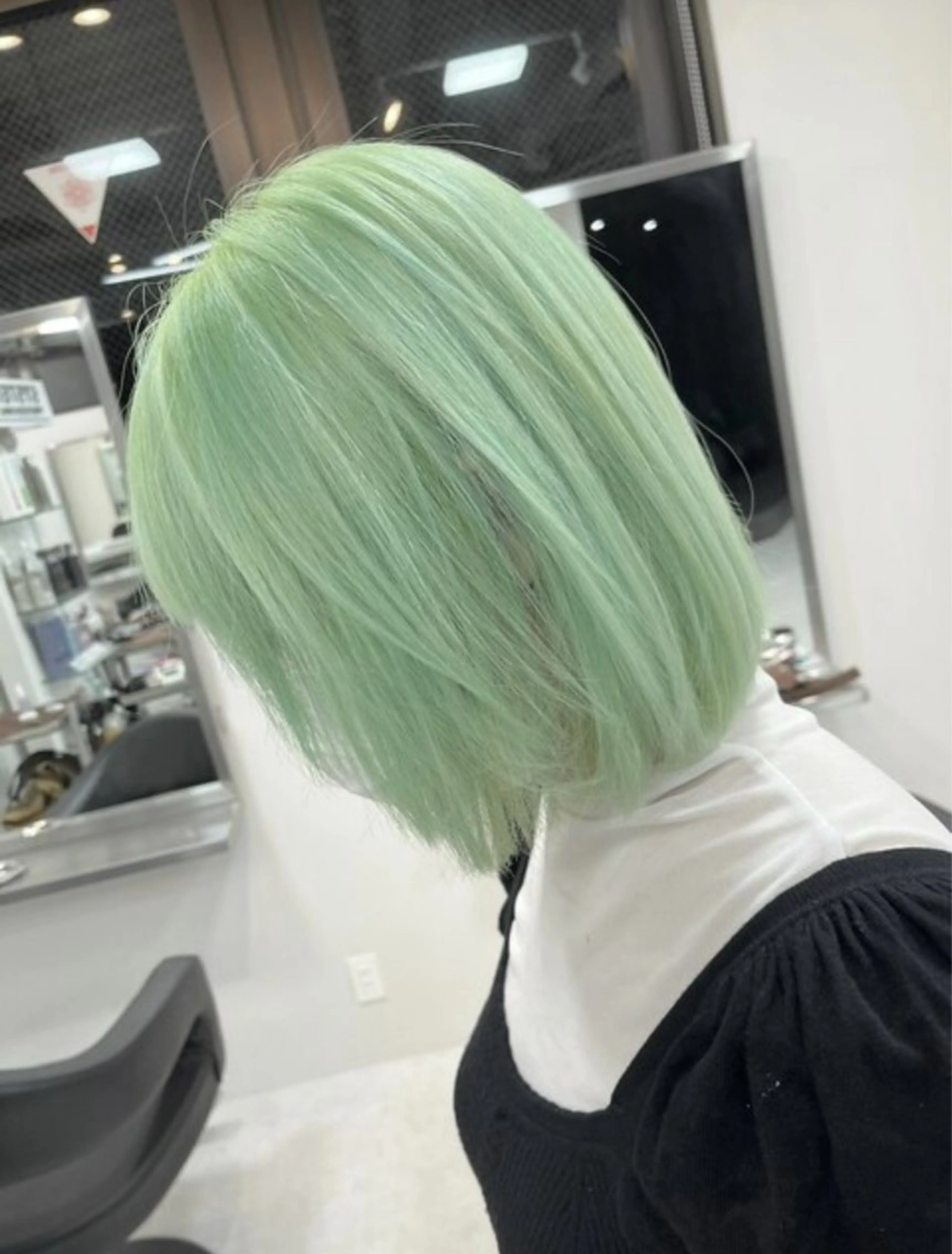 ショート カラー アッシュ アッシュグレー ベージュカラー ブリーチ ブロンド カット ヘアカラー トリートメント 【美髪ハイトーン】 髪質改善/大和🎀のヘアスタイル