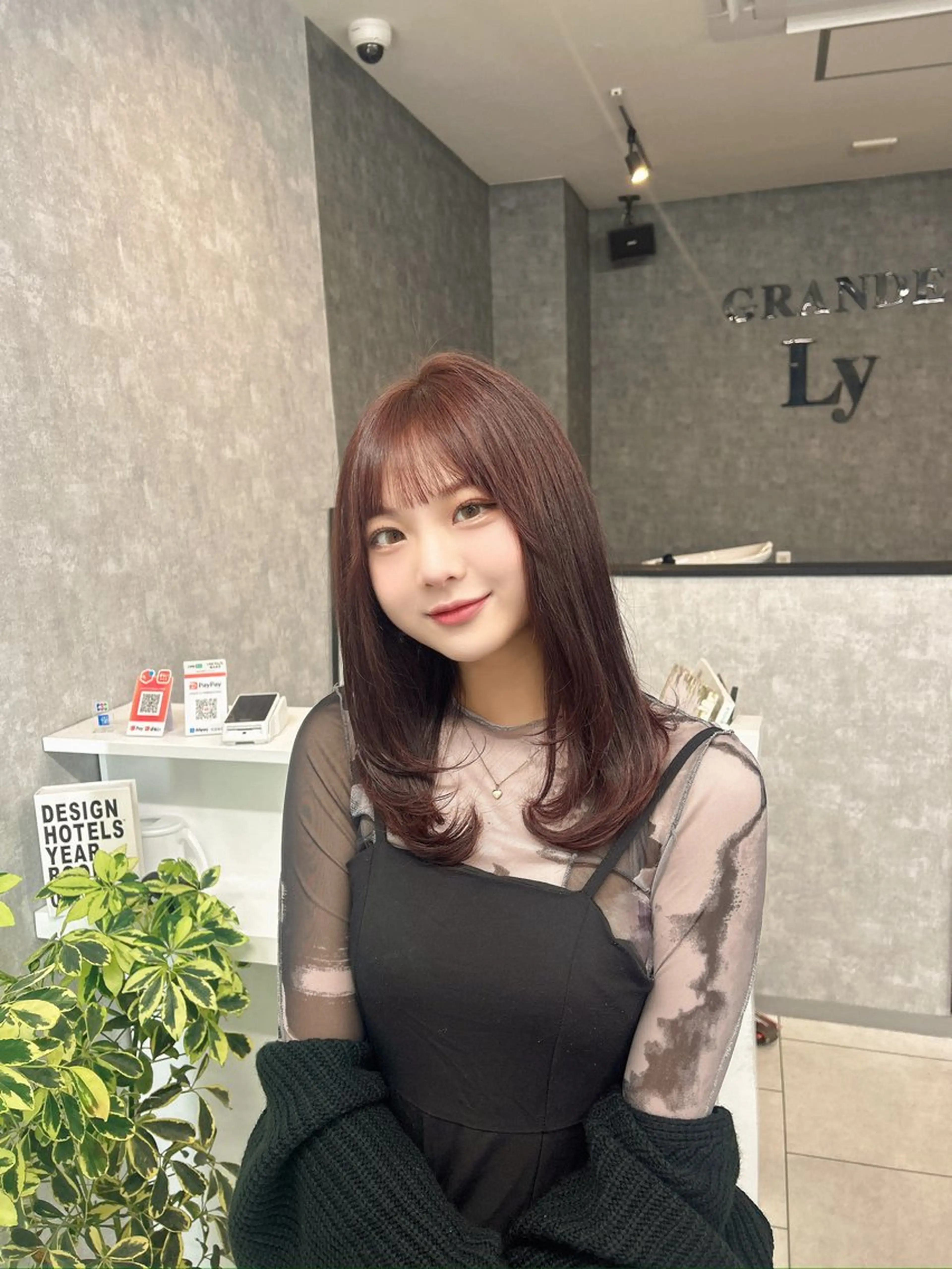 セミロング 顔まわりレイヤー 髪質改善 レイヤーカット 縮毛矯正 カット ヘアカラー トリートメント 中川/縮毛矯正/ 高羽　克明のヘアスタイル