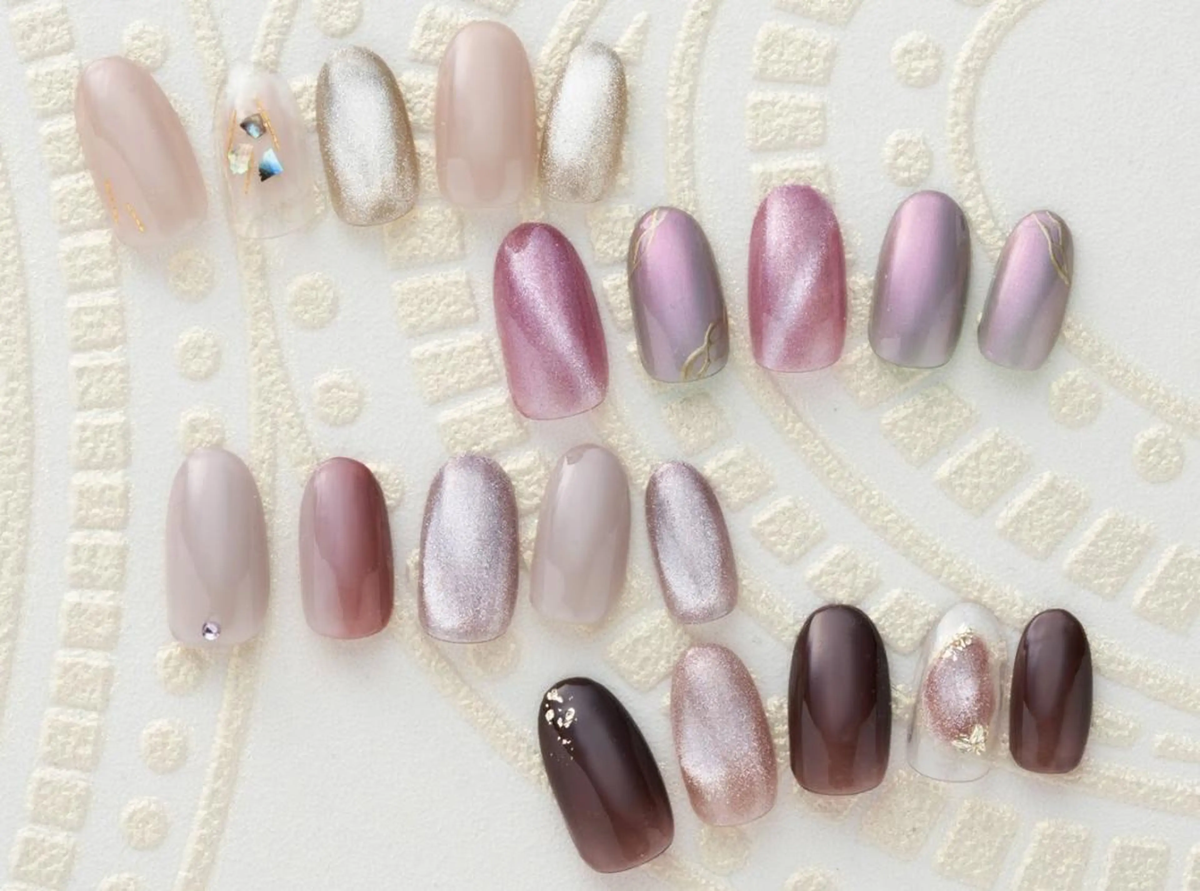 ★新規 ★【初回ソフトジェルオフ無料】マグネットデザインコース【大人可愛いデザイン💅キラキラが好きな方にオススメ💚】の写真