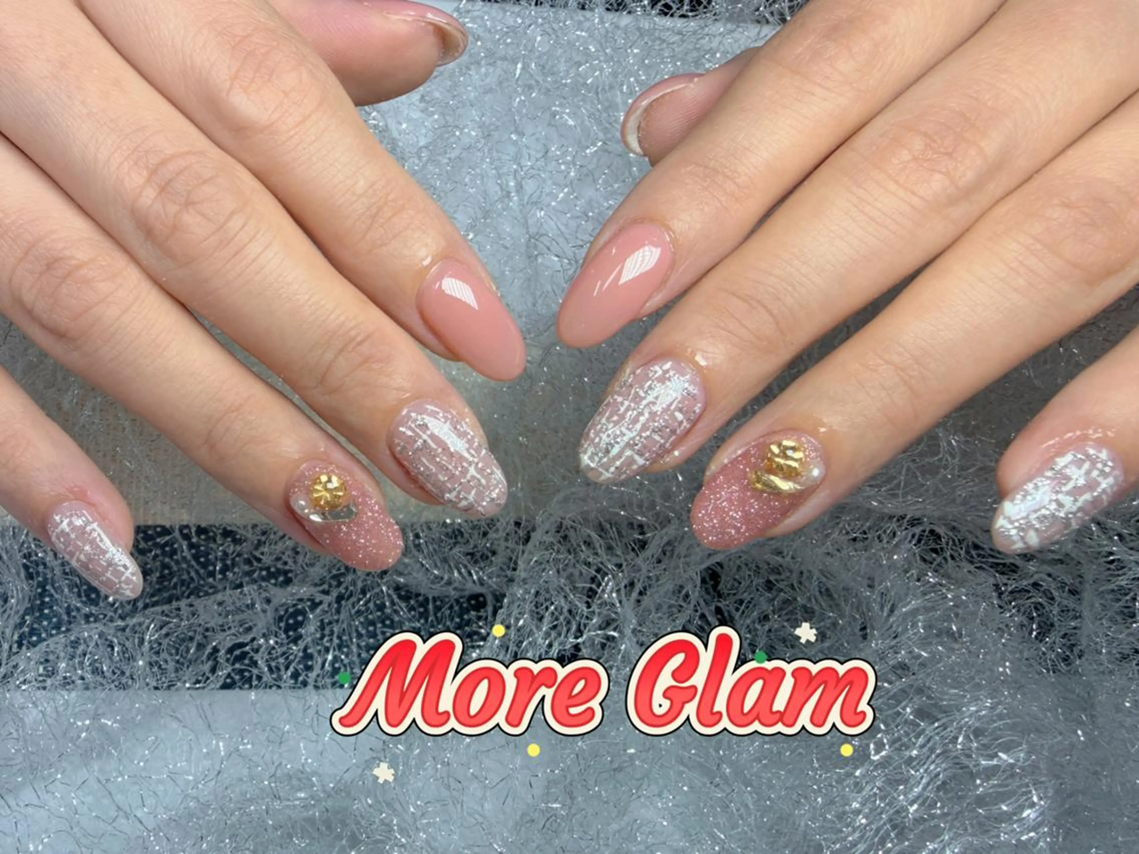 ネイル 長さ出し フットネイル フレンチネイル ジェルネイル ガラスフレンチ More Glam 池袋東口店のネイルデザイン