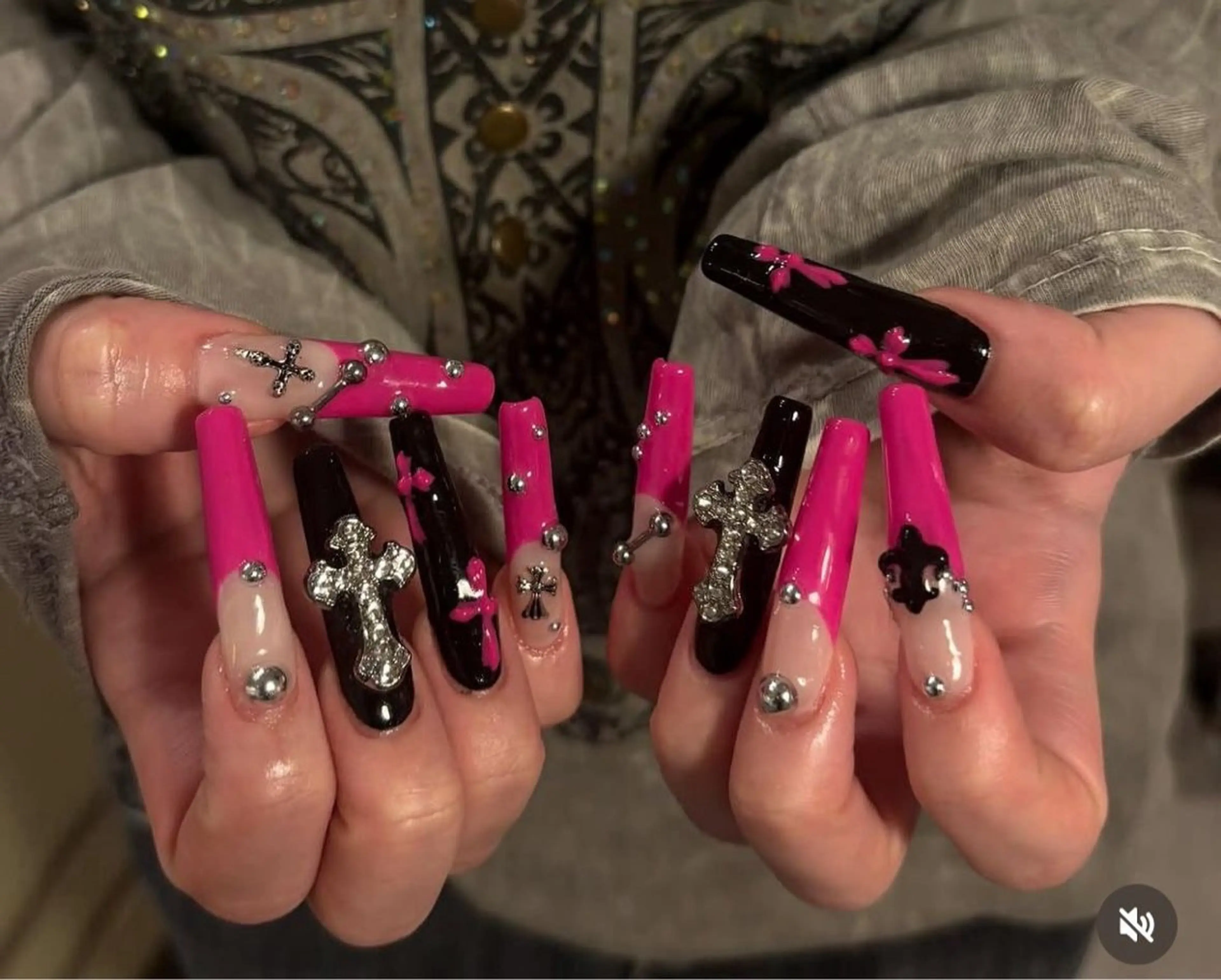 ネイル アートネイル 長さ出し ジェルネイル 韓国ネイル マグネットネイル ハンドネイル Cloudy Chan Nailのネイルデザイン