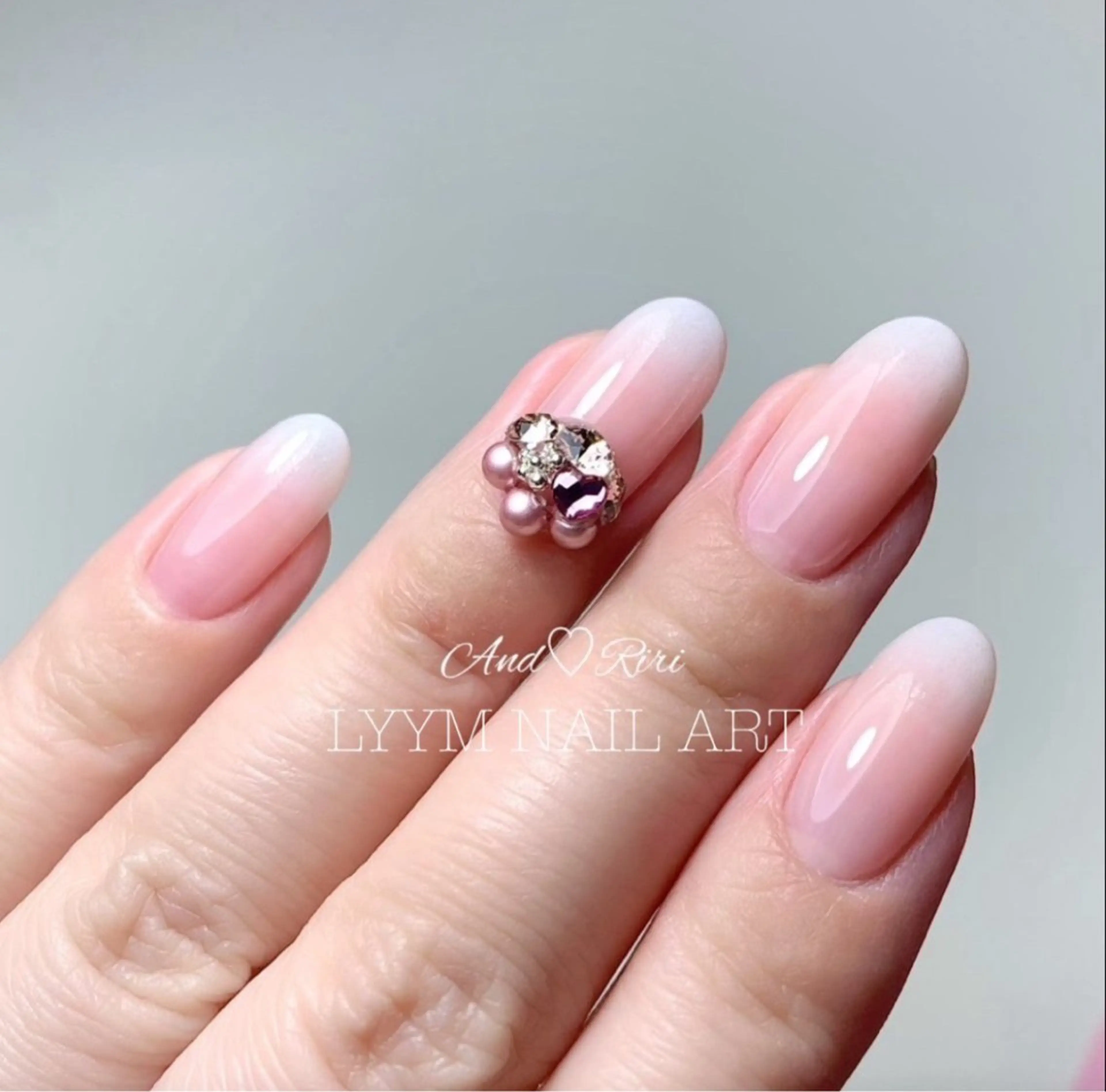 [オフィス系] シンプルネイル　90分コース❤︎エレガントスタイル❤︎甘皮ケア付き❤︎ フィルイン無料の写真