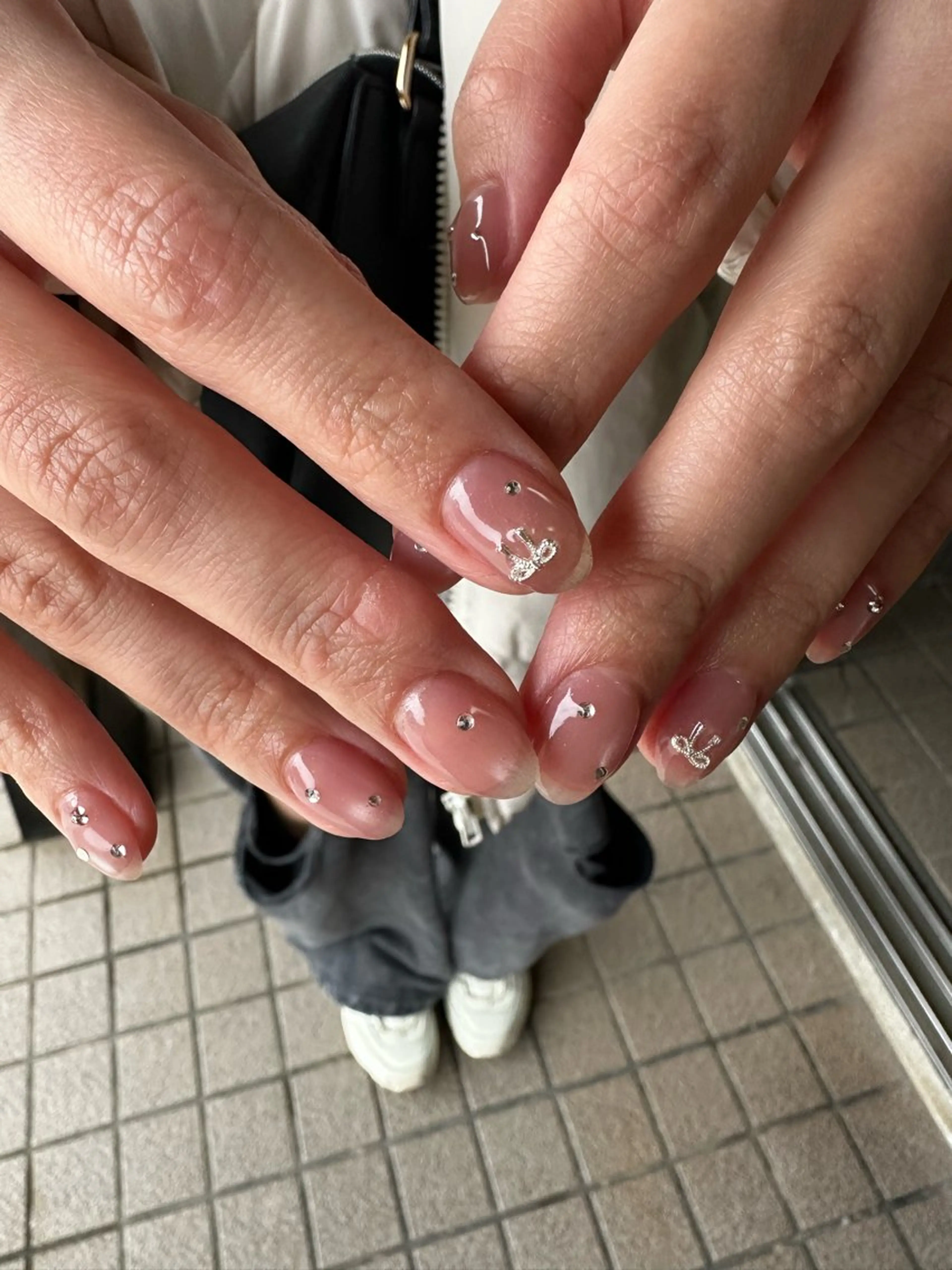 ネイル リボン ハンドネイル Sawa ︎︎𓂃⟡.·のネイルデザイン