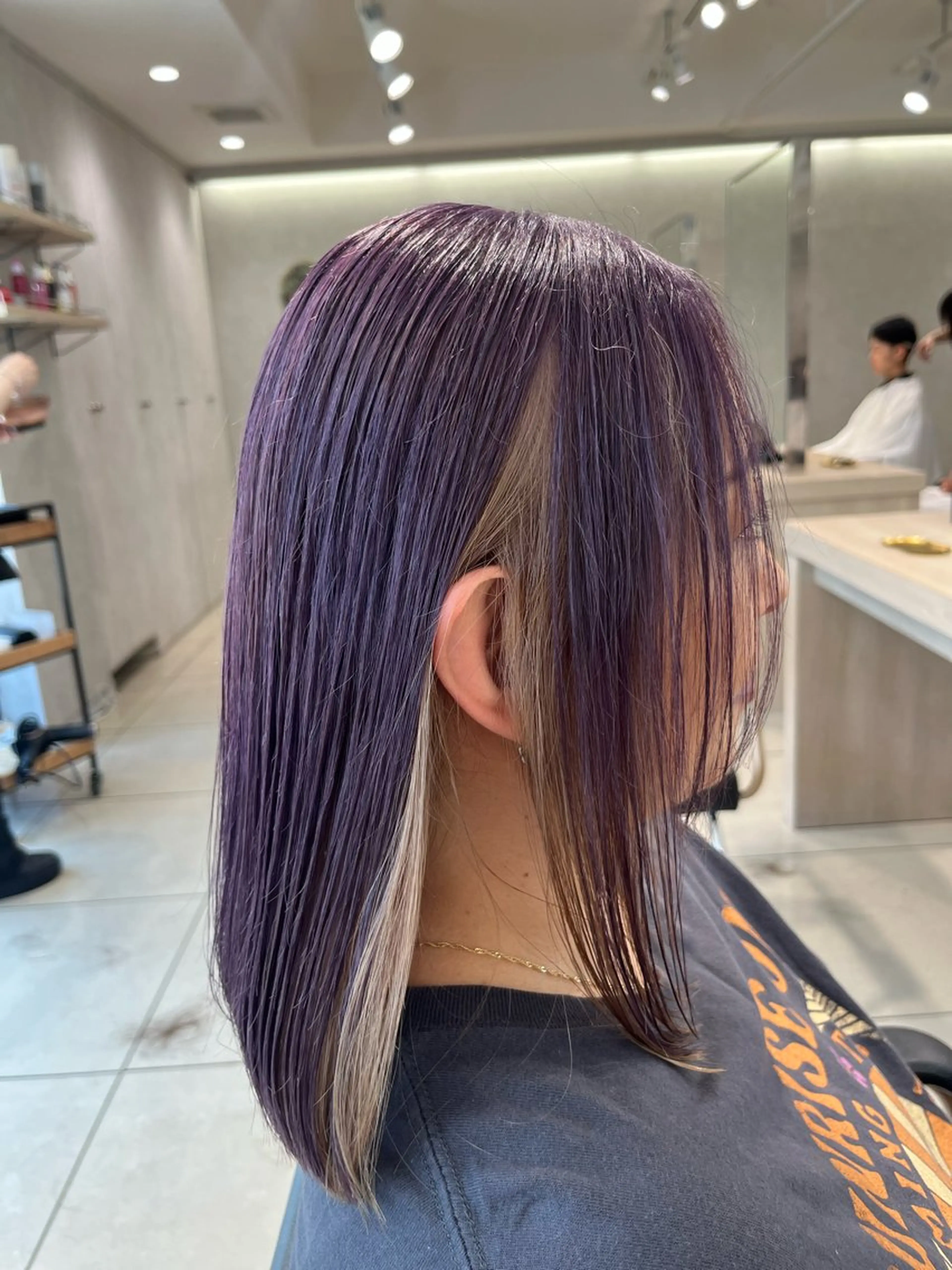 セミロング カラー デザインカラー カット ヘアカラー 巖本 真希のヘアスタイル