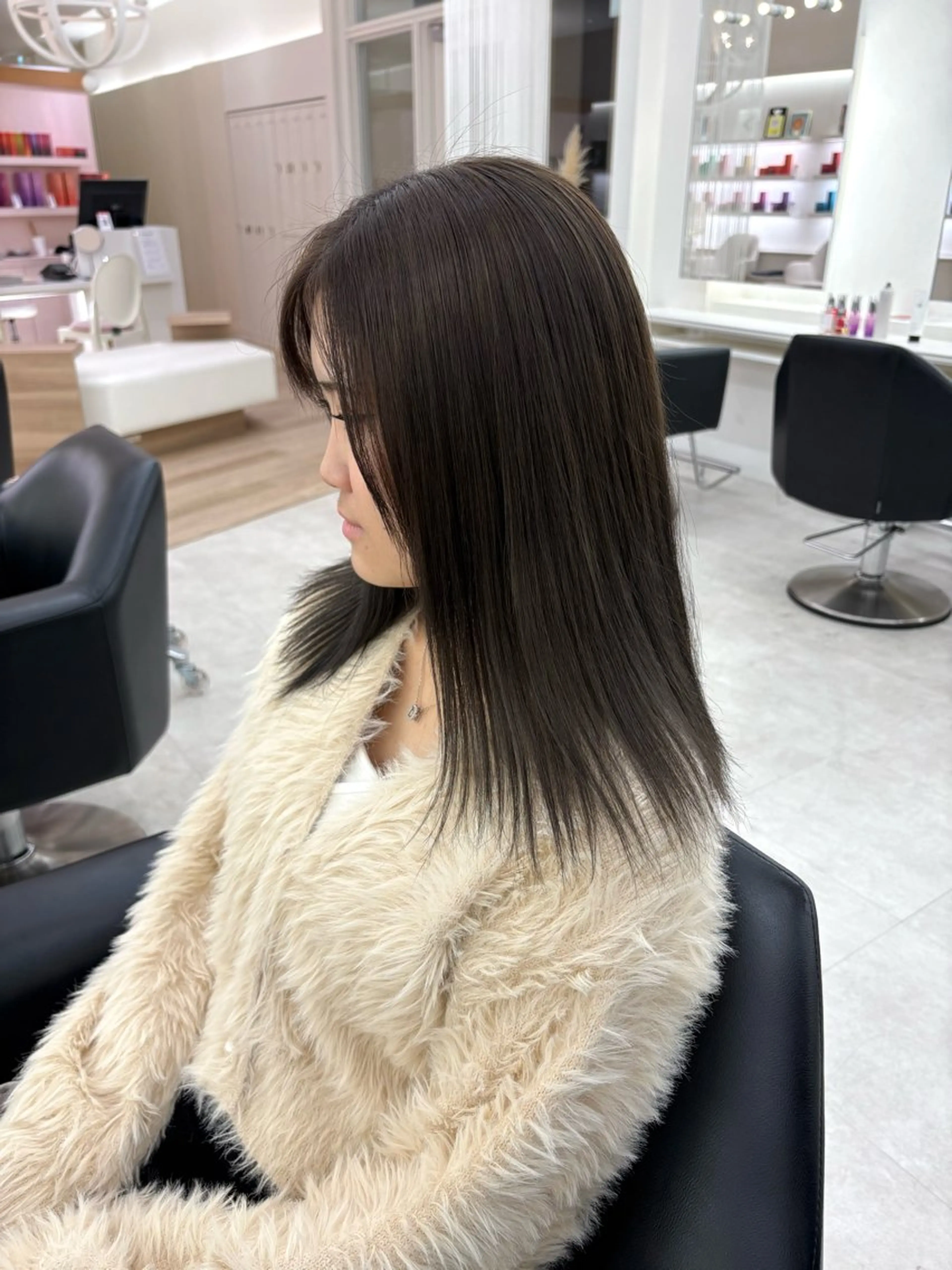 セミロング カラー ヘアカラー ParveMix 楠本結菜のヘアスタイル