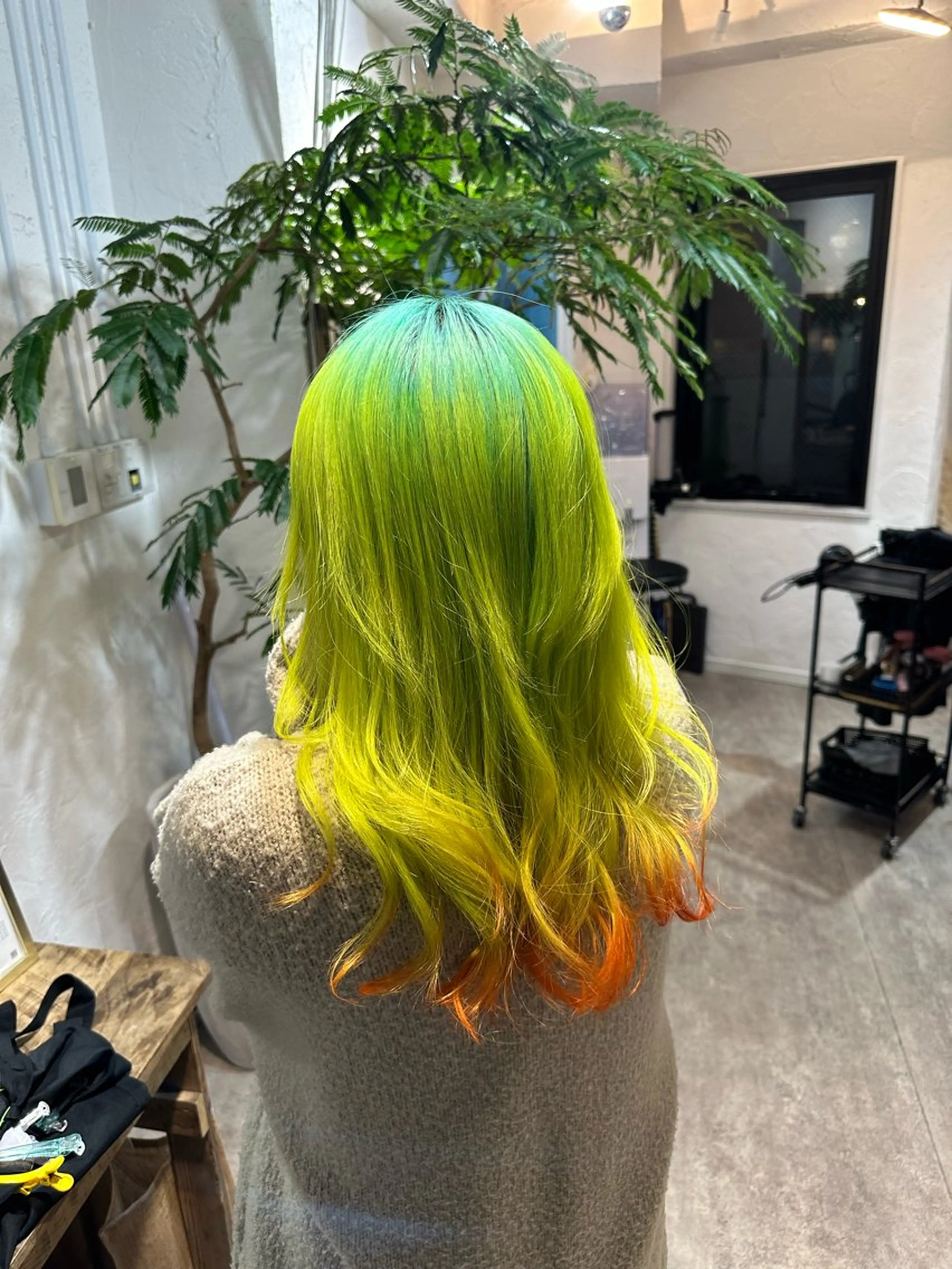 ロング カラー ブリーチ ミント ミントグリーン オレンジ イエローカラー fuu。。。銀座所属・美髪質改善✨ 縮毛矯正✨HIDEのヘアスタイル