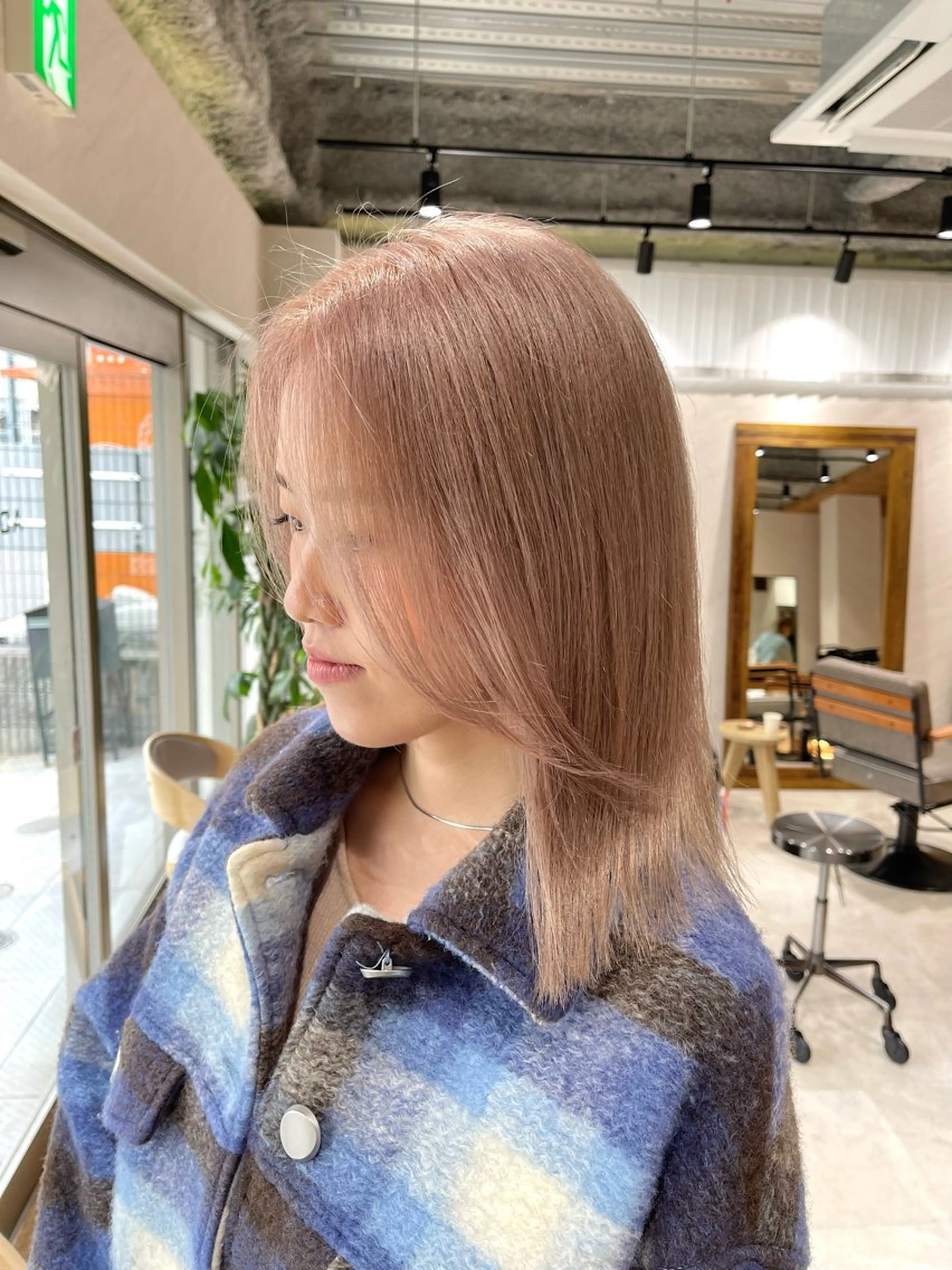 【🌈より透明感♪ブリーチクーポン🌈】(ケアブリーチ込み)ダブルカラー+トリートメント付き💕の写真