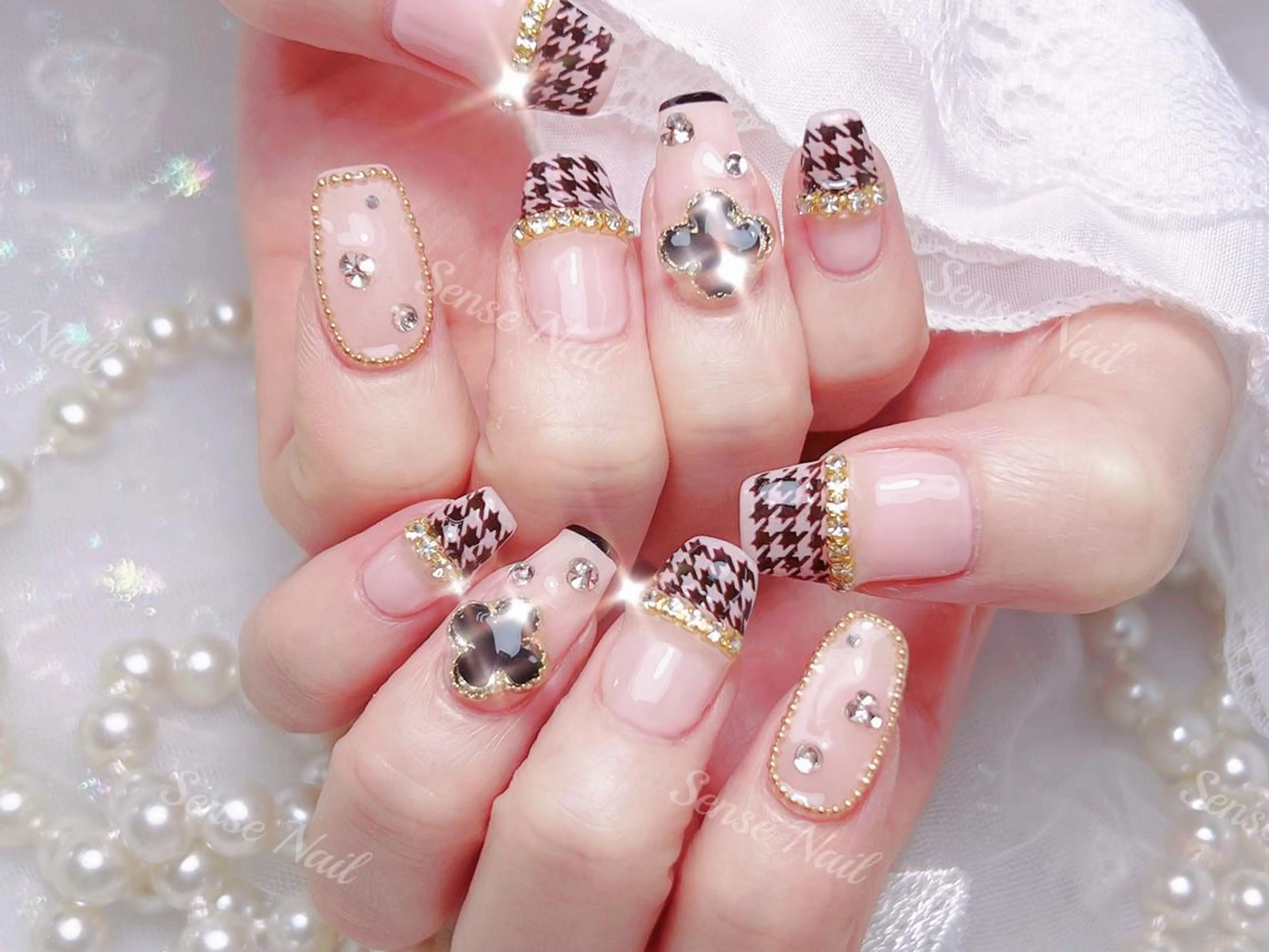 ネイル ハンドネイル Queening 🦋のネイルデザイン