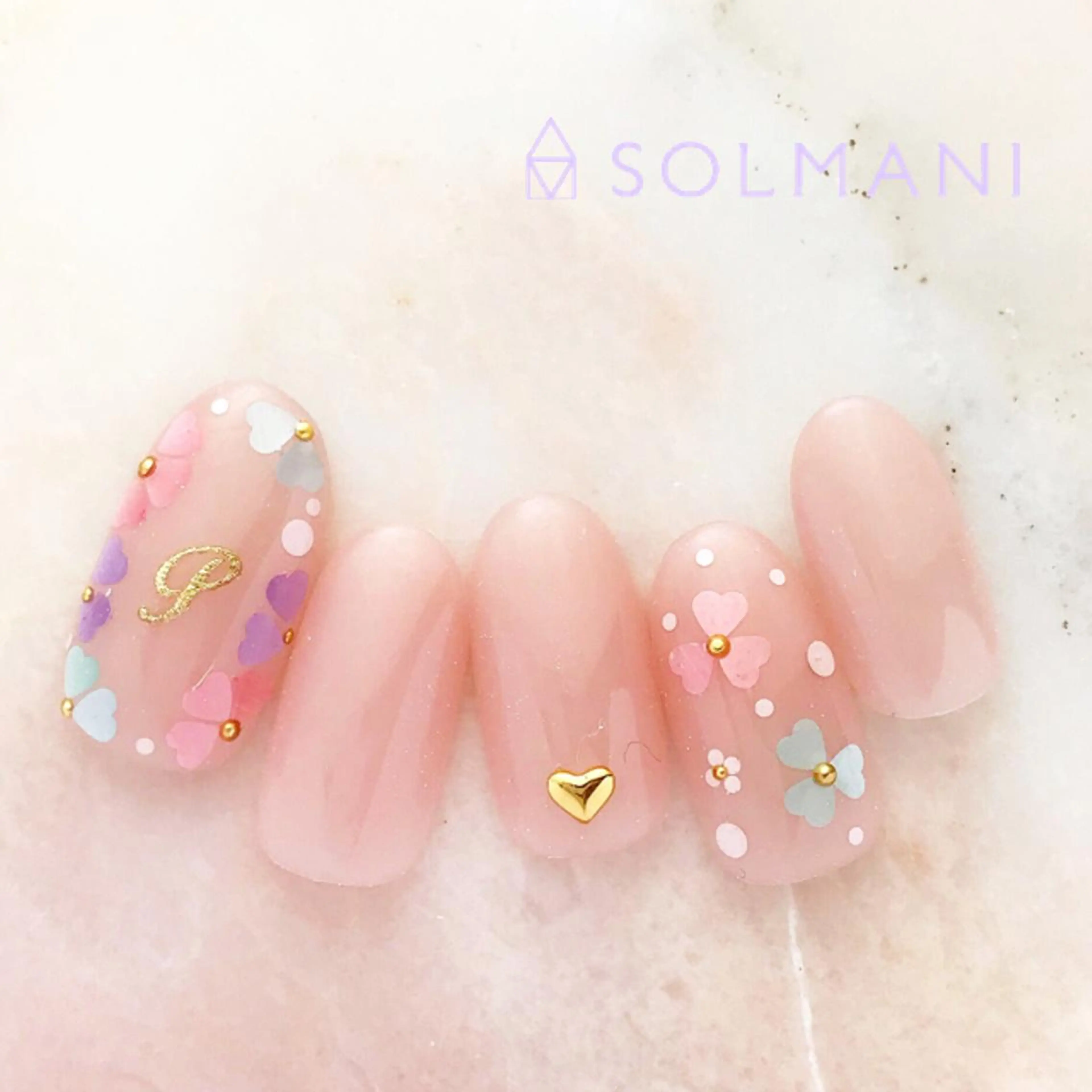 ネイル SOLMANI 予約担当のネイルデザイン