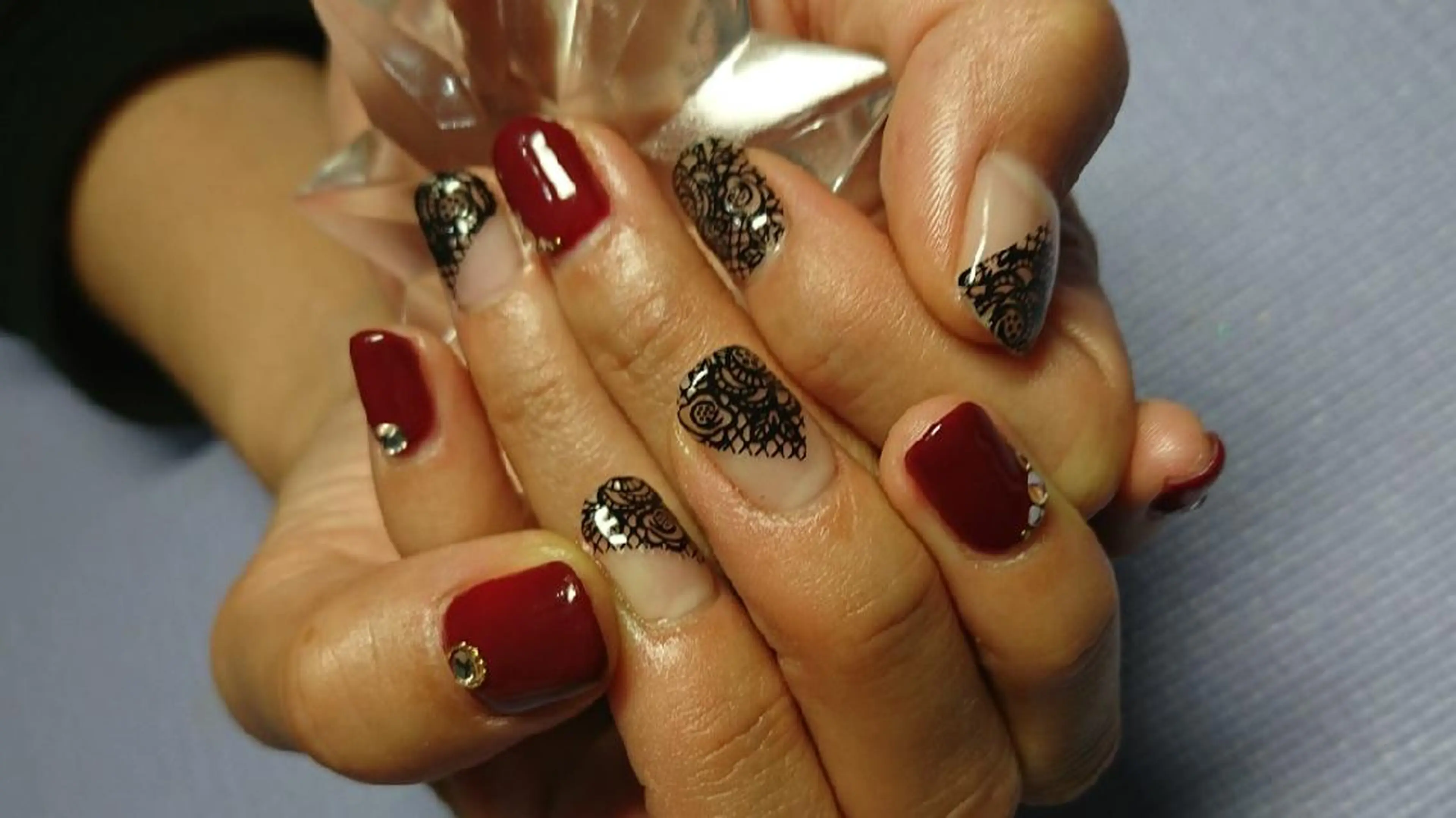 ネイル ボルドー レース 平野 亜季のネイルデザイン