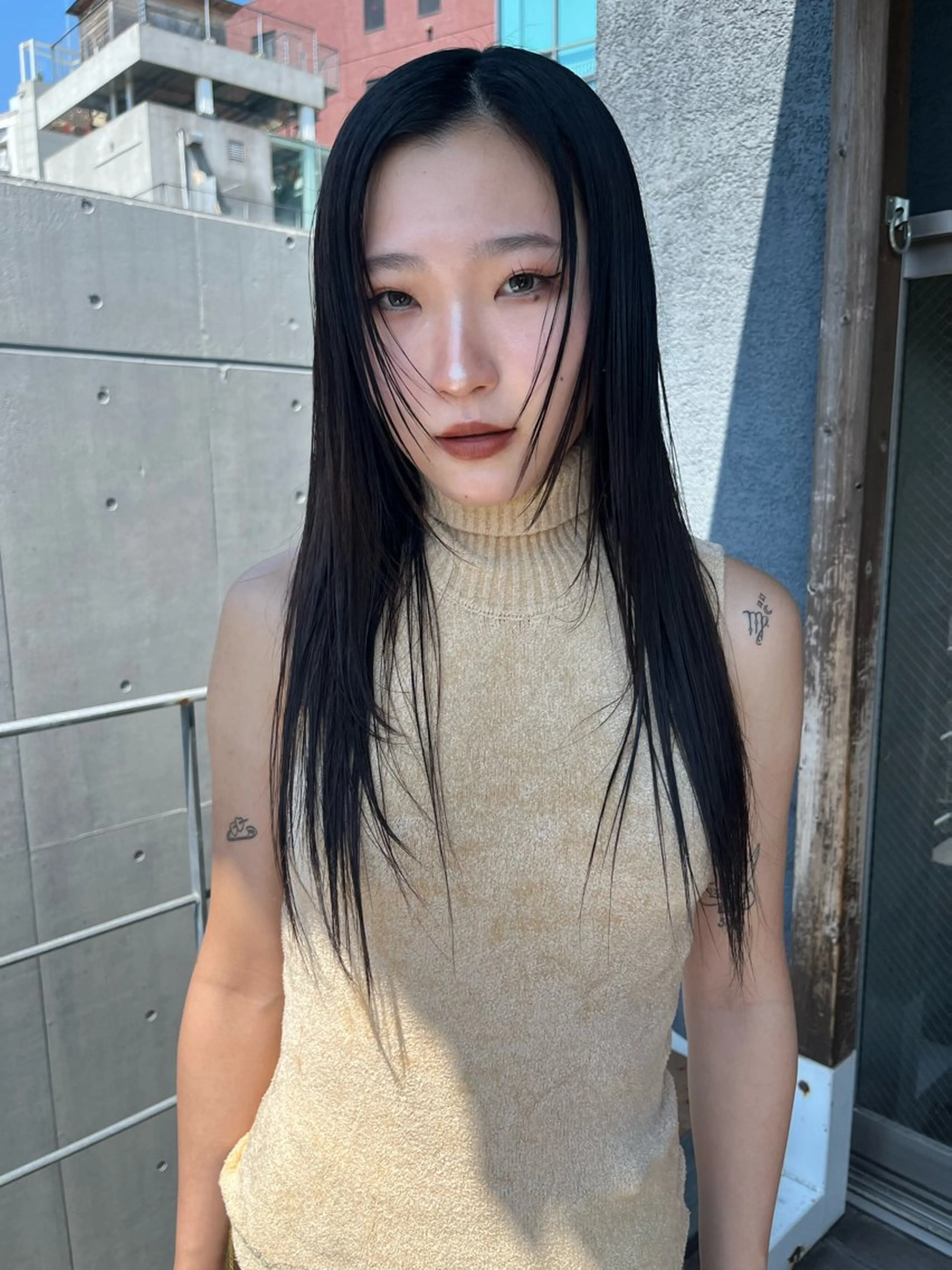 セミロング レッドブラウン ボブ 顔まわりレイヤー ハイレイヤー 韓国風ヘア レイヤーカット\ウル フ　chinatsuのヘアスタイル