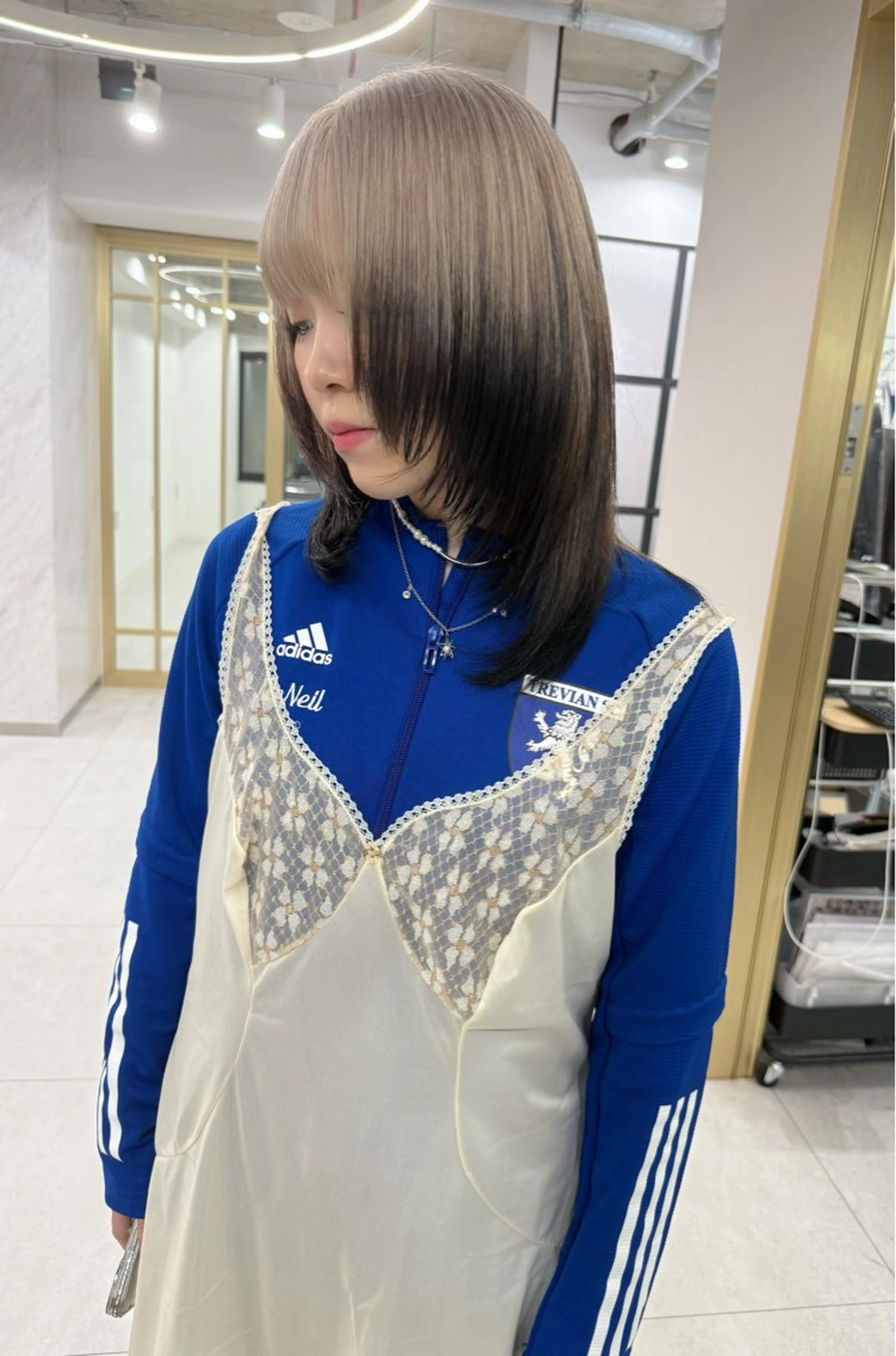 ミディアム COCO/ブリーチ エクステ/ハイトーンのヘアスタイル