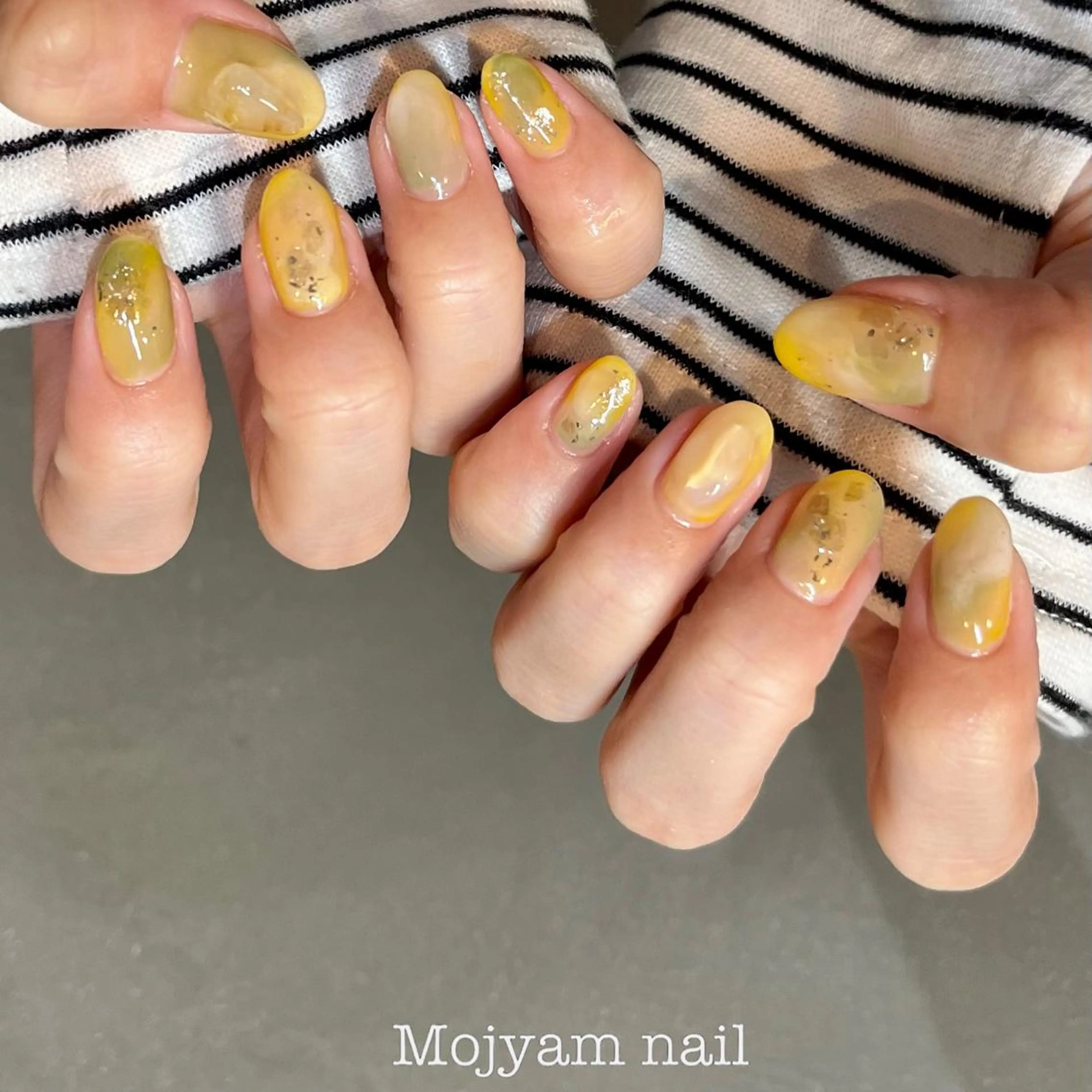 ネイル グリーン ニュアンスネイル 春ネイル 黄色 ハンドネイル Mojyam nail所属・松本 実咲のネイルデザイン