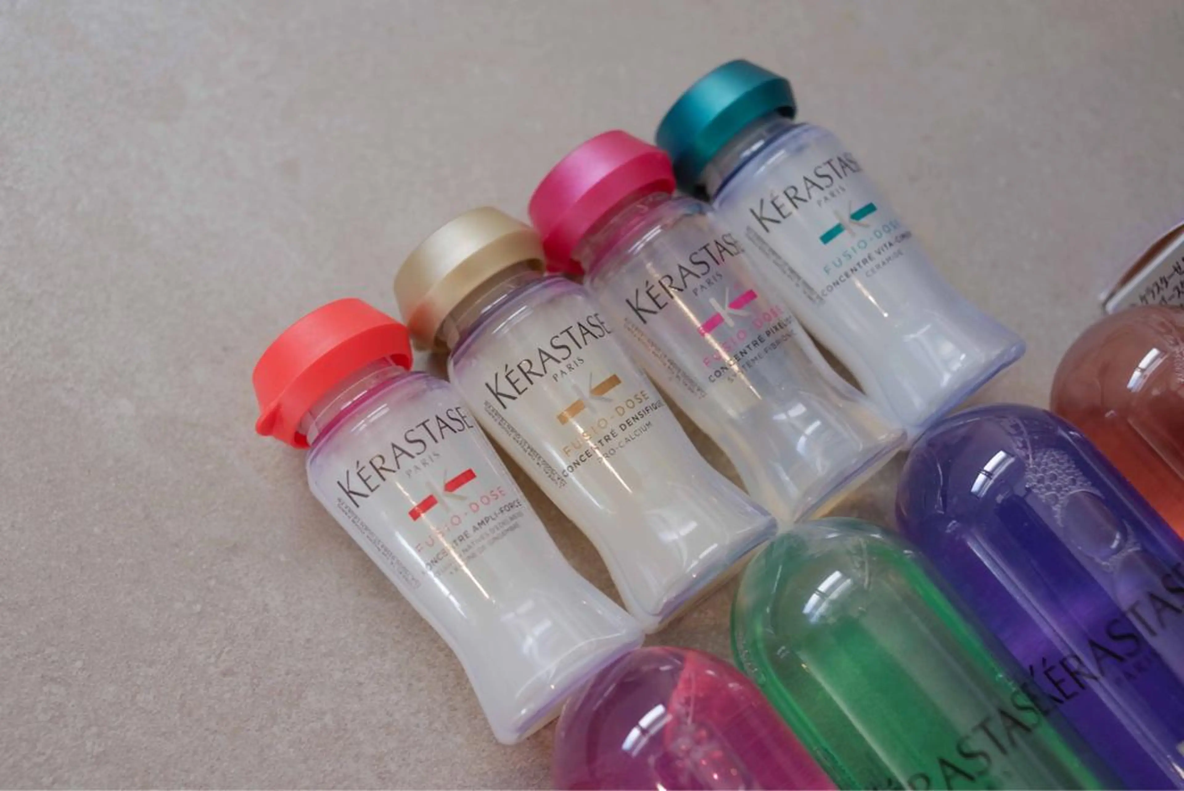 ✨艶ブリーチカラー ✨四ノ宮裕己のヘアスタイル