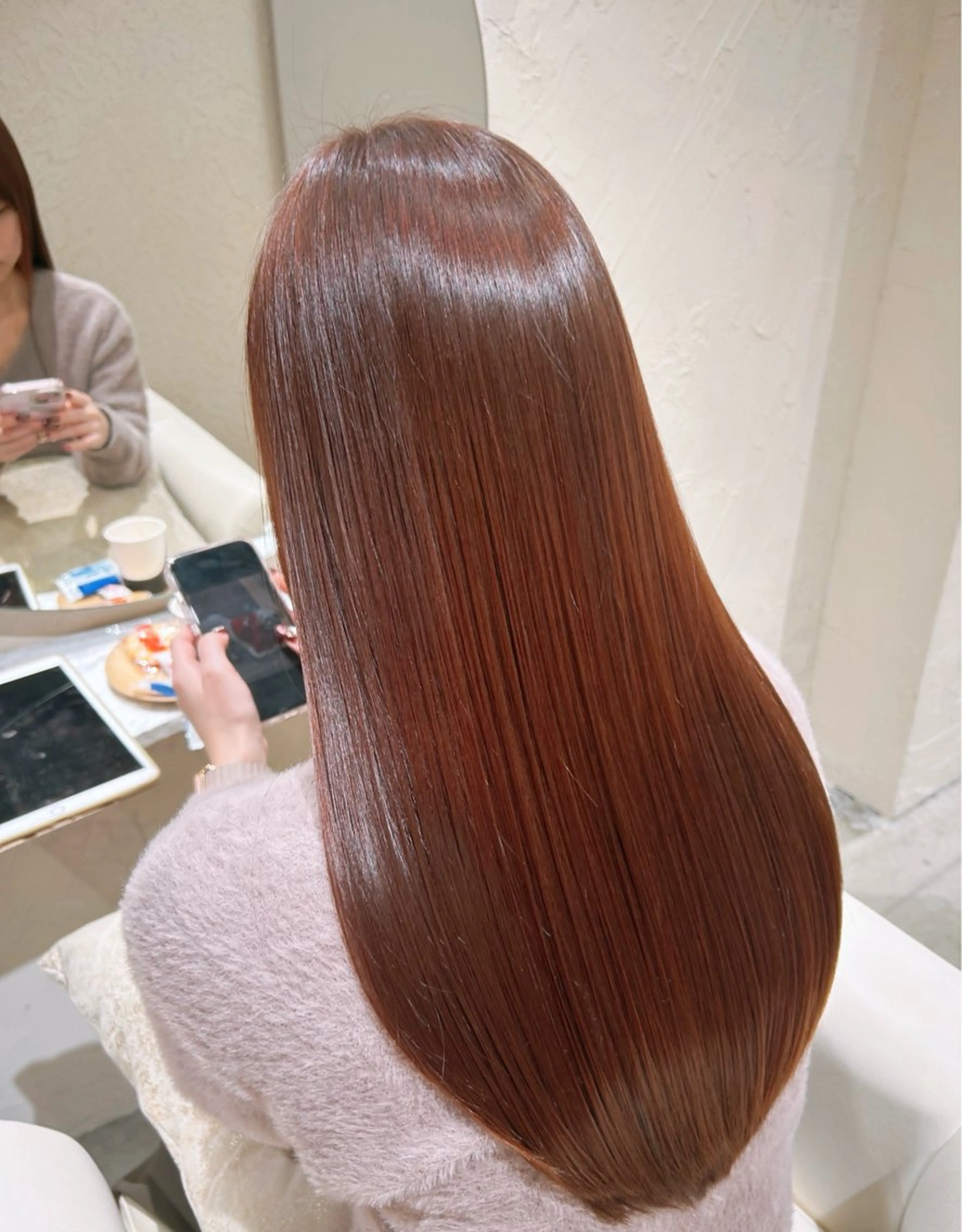 セミロング 髪質改善✨ハツメイ オグ✂️のヘアスタイル