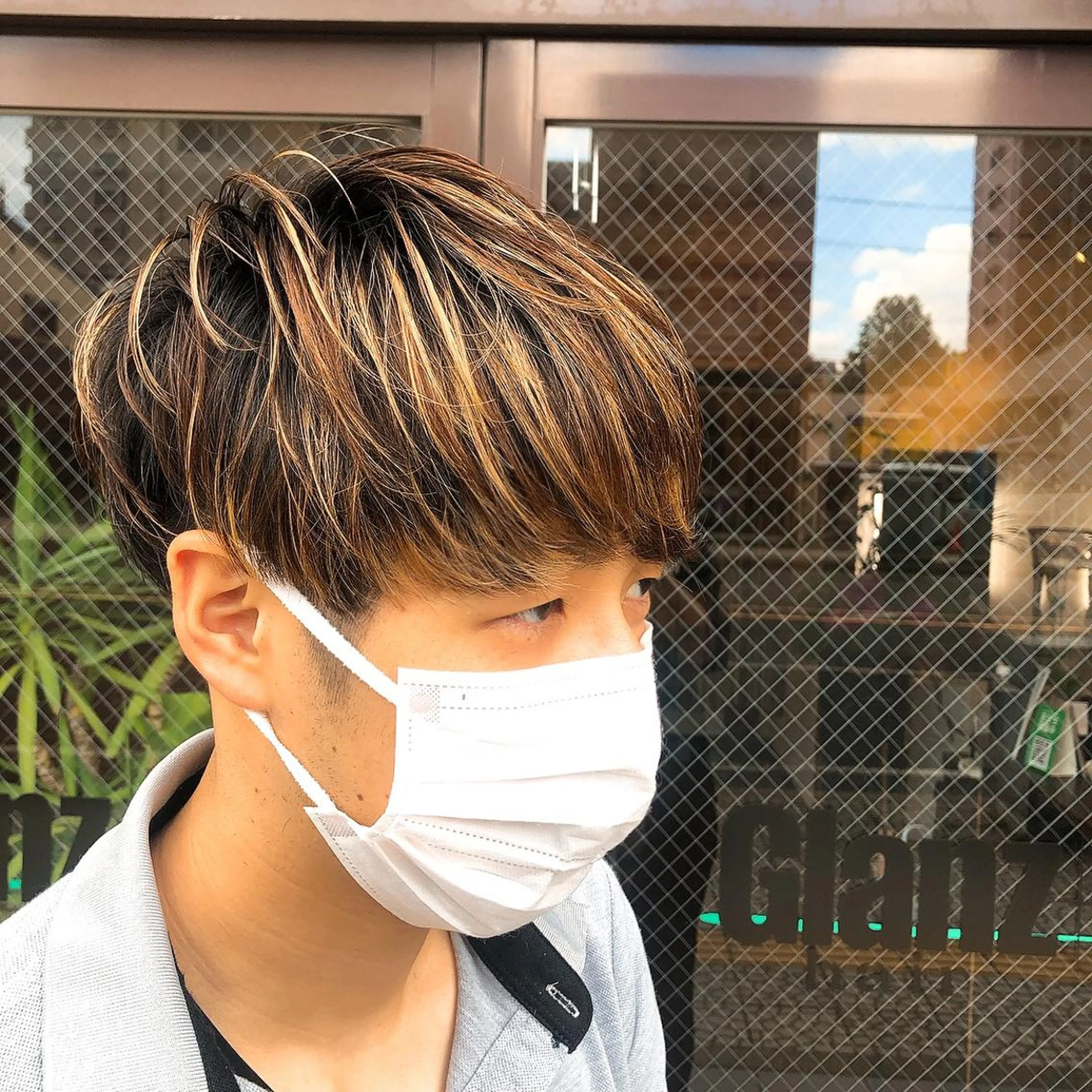 カット＋ハイライト＋全体カラーの写真