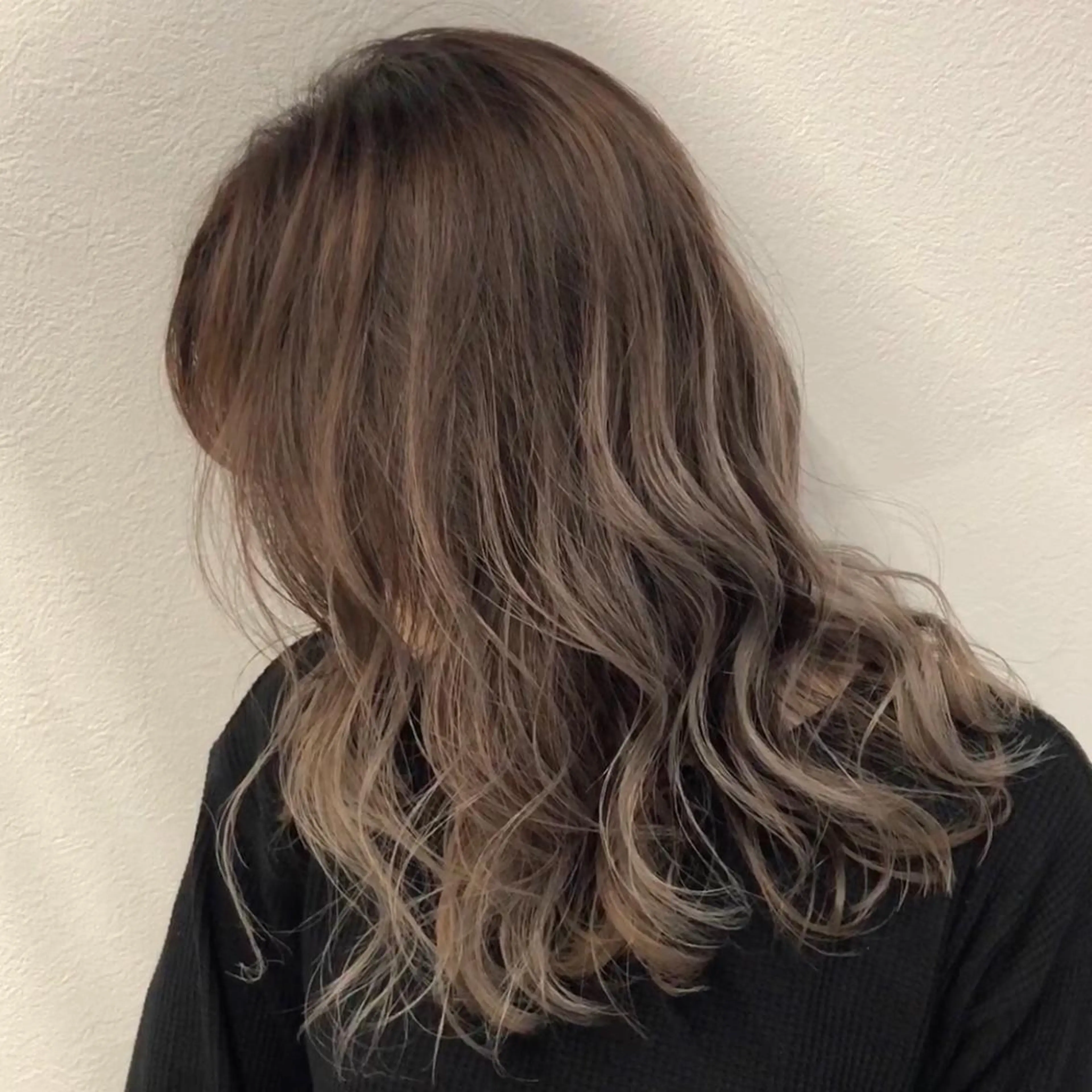 ミディアム カラー ヘアアレンジ ショートボブ シールエクステ バレイヤージュ ブリーチ デザインカラー アンドウ ユウ/ レイヤーカット/韓国のヘアスタイル
