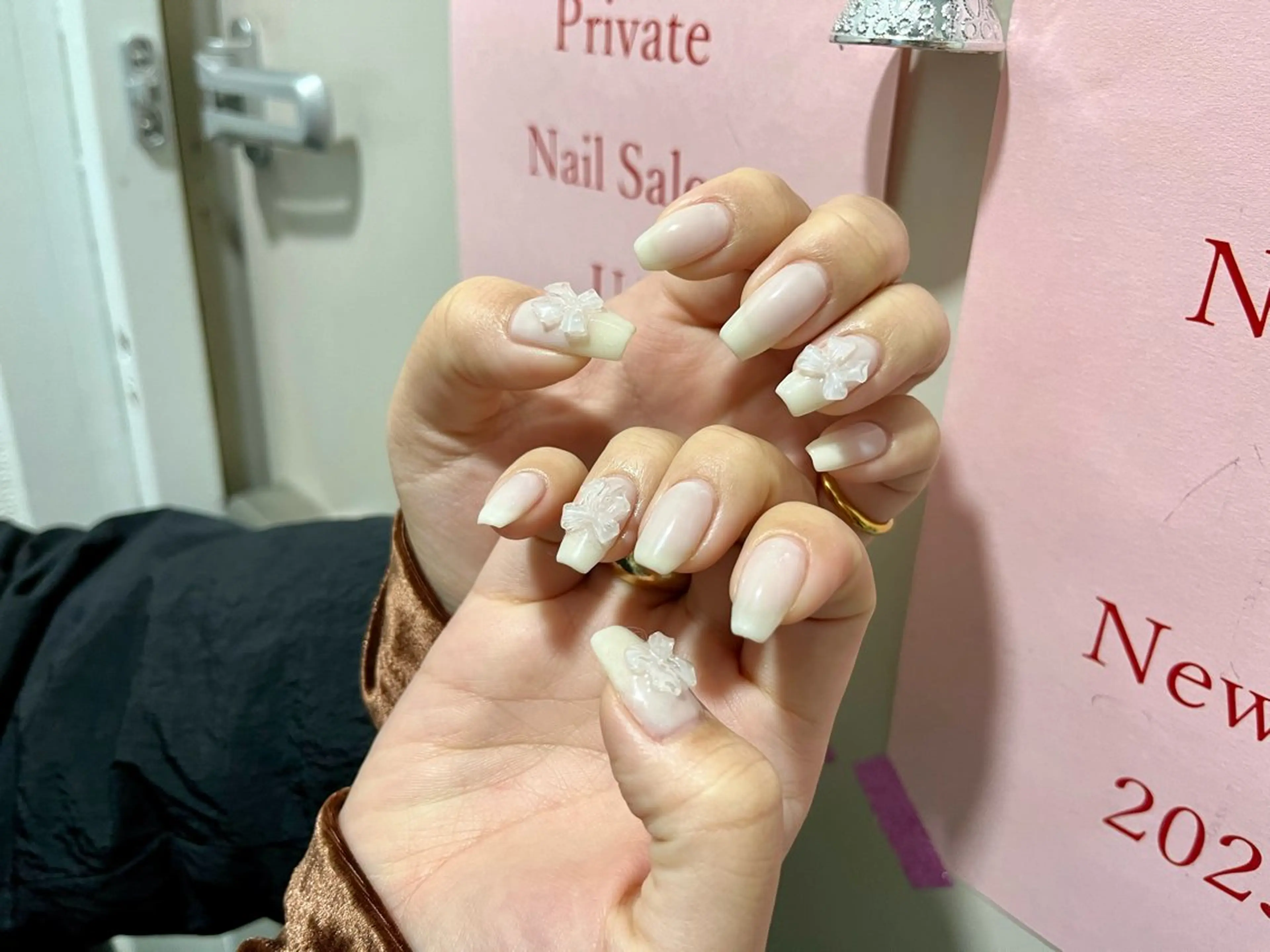 ネイル リボン NailByua 武蔵新城徒歩4分のネイルデザイン