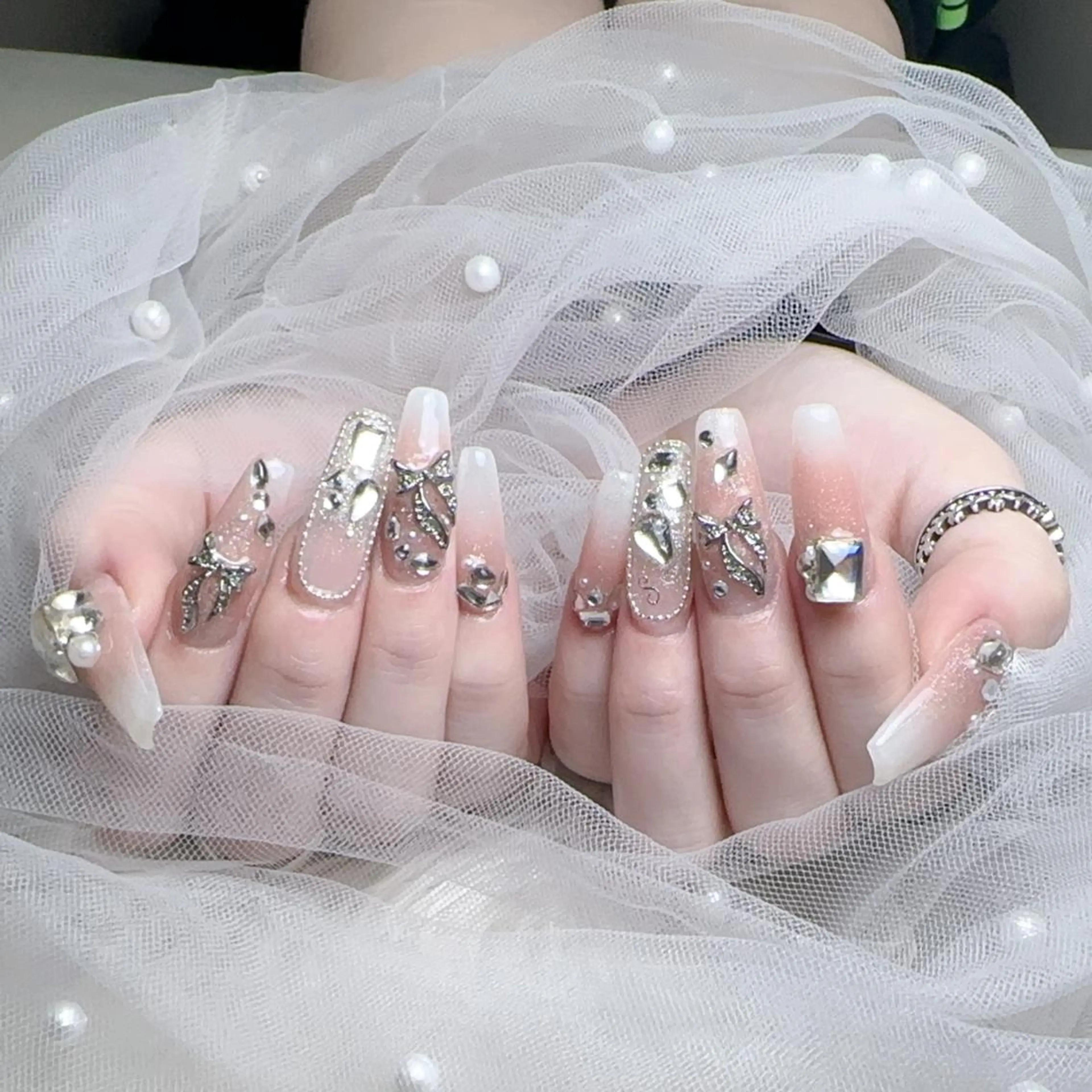 ネイル 長さ出し フレンチネイル ジェルネイル ガラスフレンチ 韓国ネイル ハンドネイル ハンドケア HD Studioのネイルデザイン