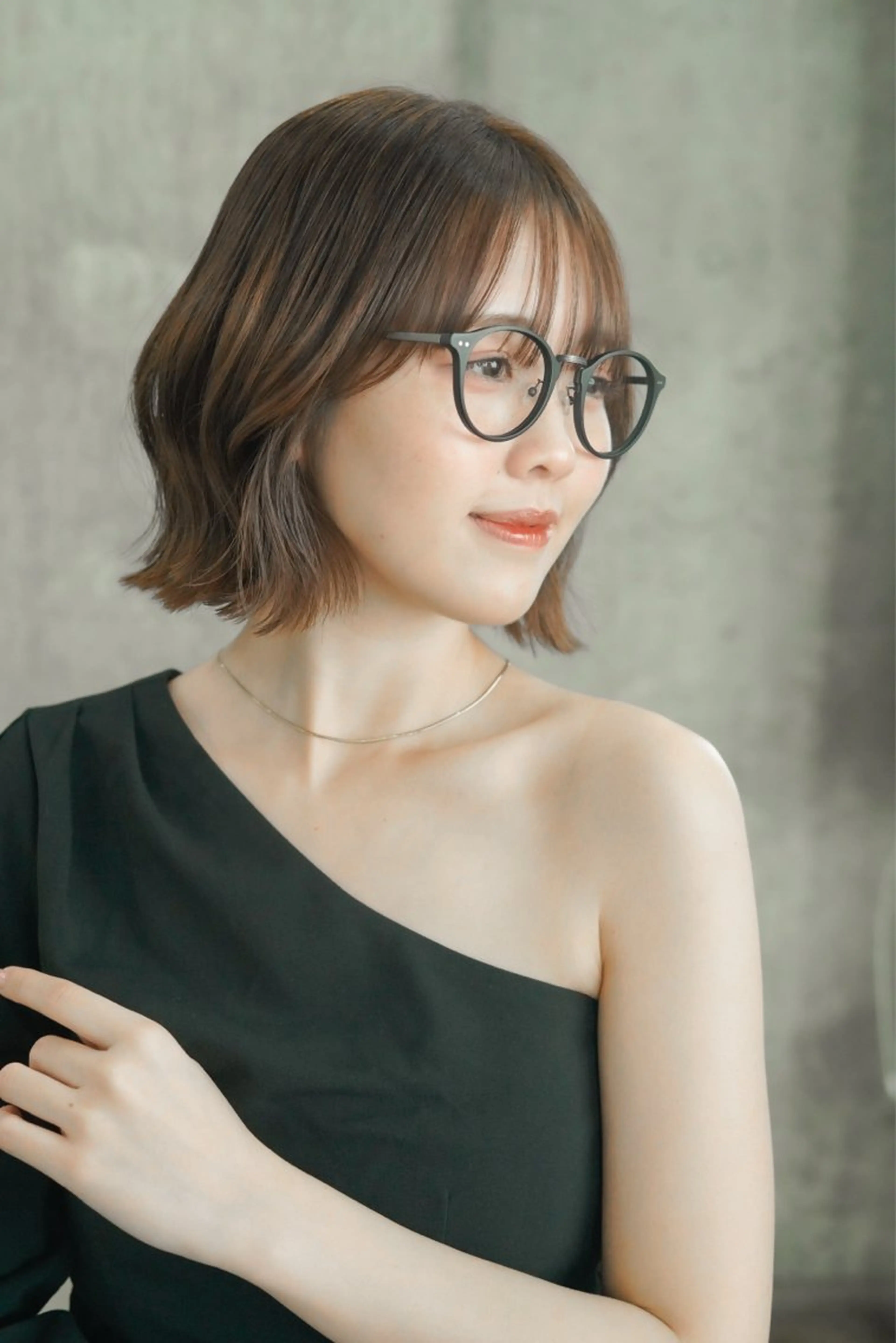 ミディアム yelm所属・🫒オリーブカラー ミディアムレイヤー✨のヘアスタイル