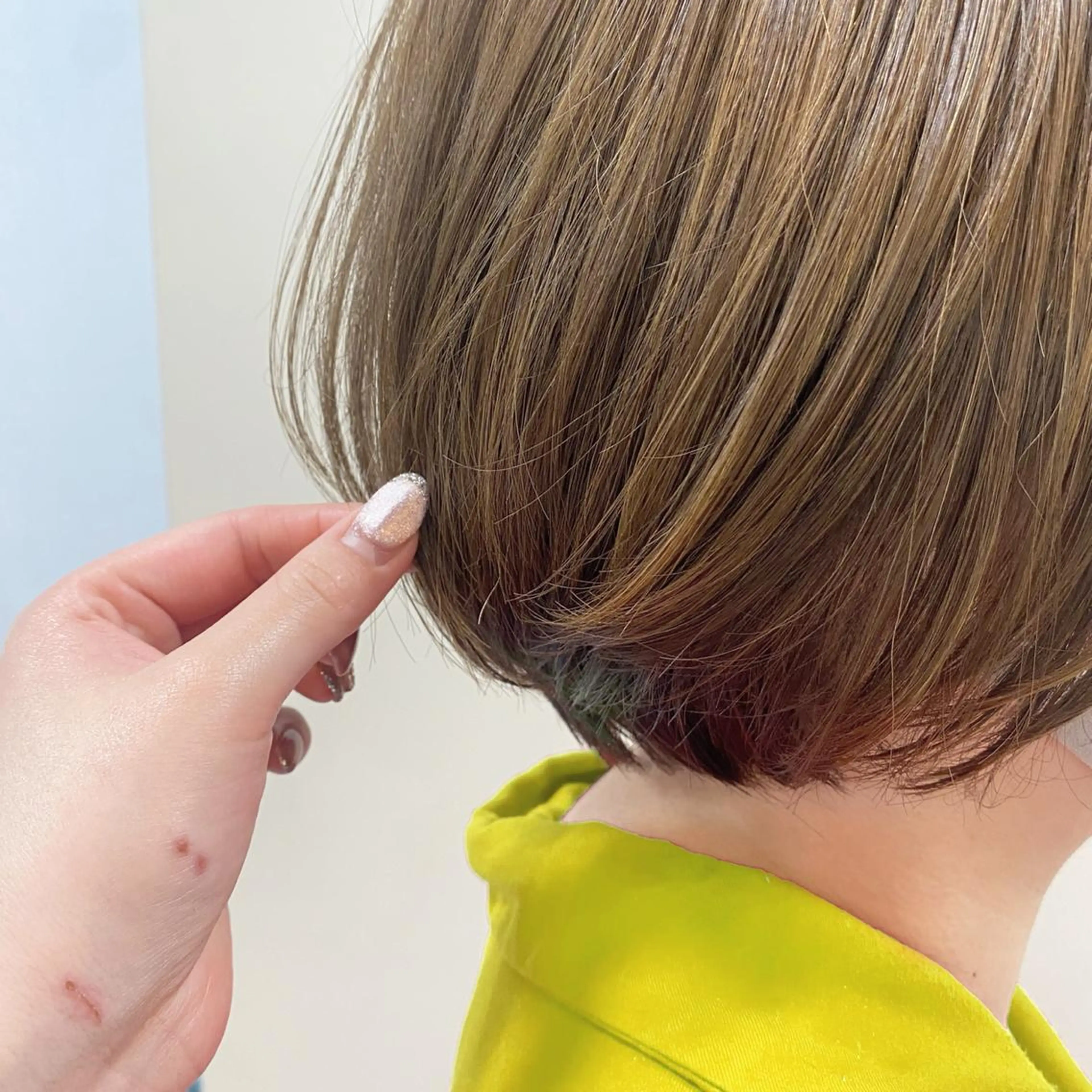 ショート ショートボブ ボブ ハイライト ショートヘア カット ヘアカラー トリートメント 藤原 侑香のヘアスタイル