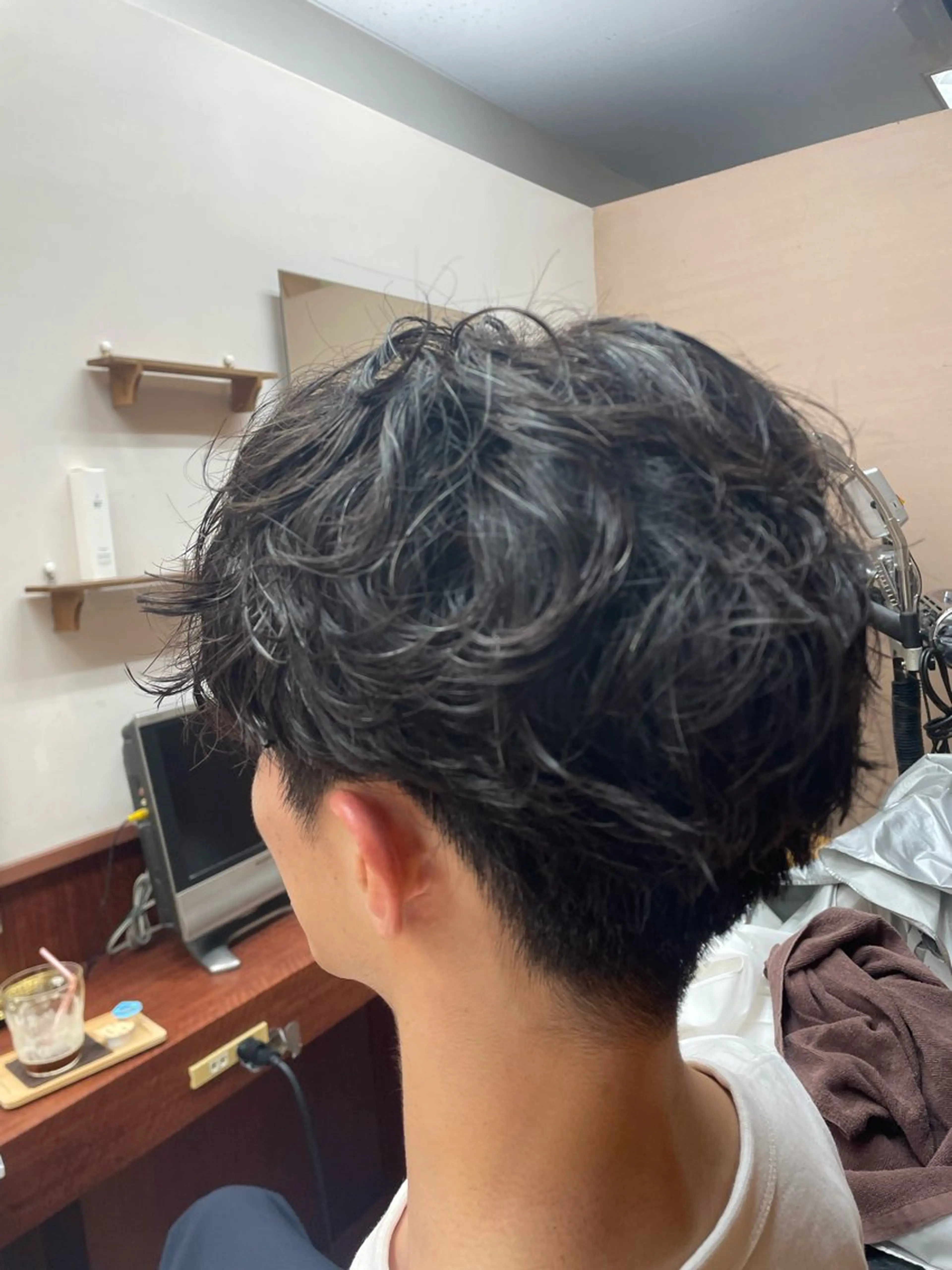 パーマ メンズ ルキ🌈ブリーチカラ ー&メンズパーマ🦄のヘアスタイル