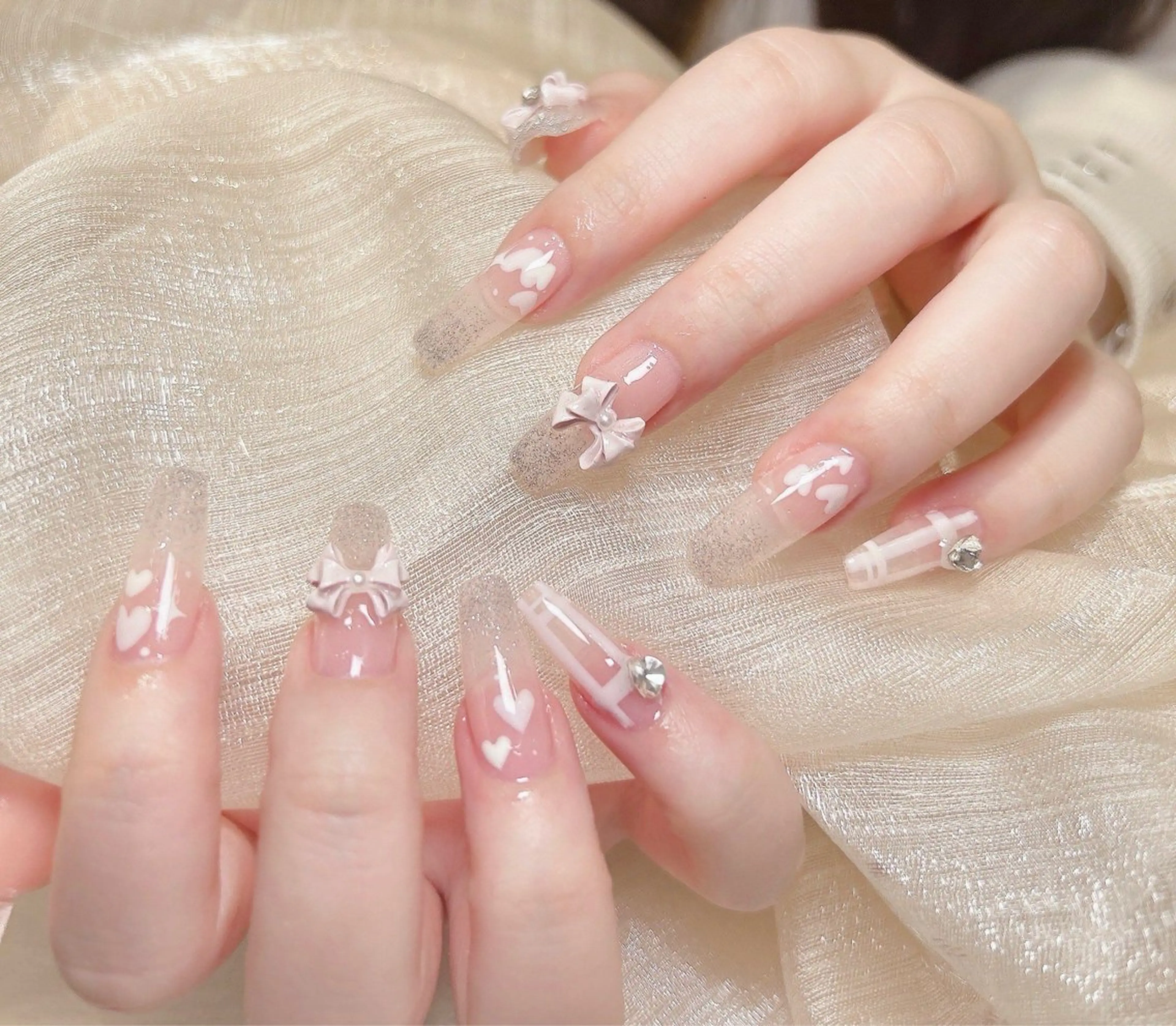 ネイル ハンドネイル 🌈 Laule'aのネイルデザイン