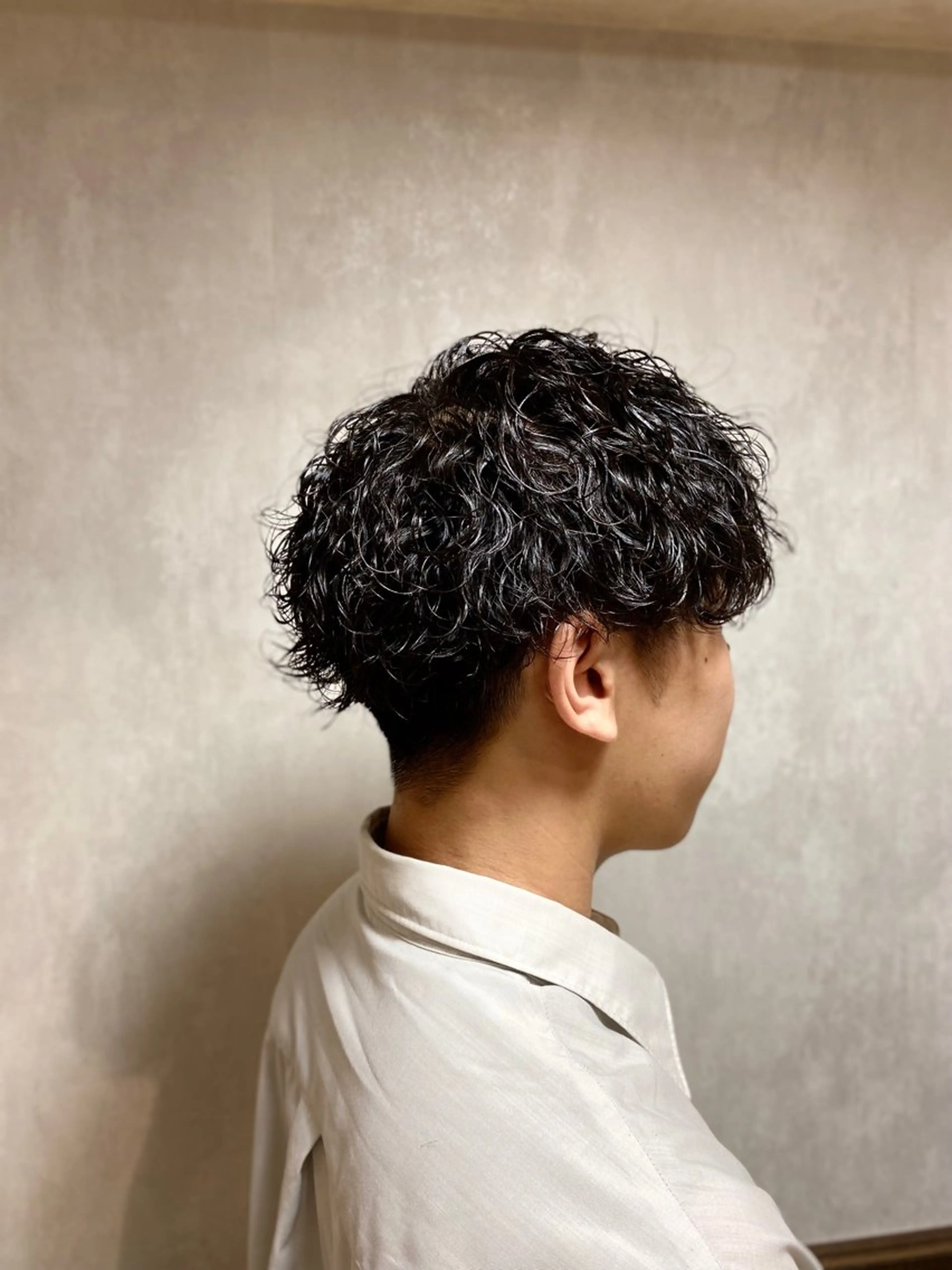 ミディアム パーマ メンズ カット パーマ ラヴィニュースタンダードバーバー浜松町店所属・CHIBA RUKIYAのヘアスタイル