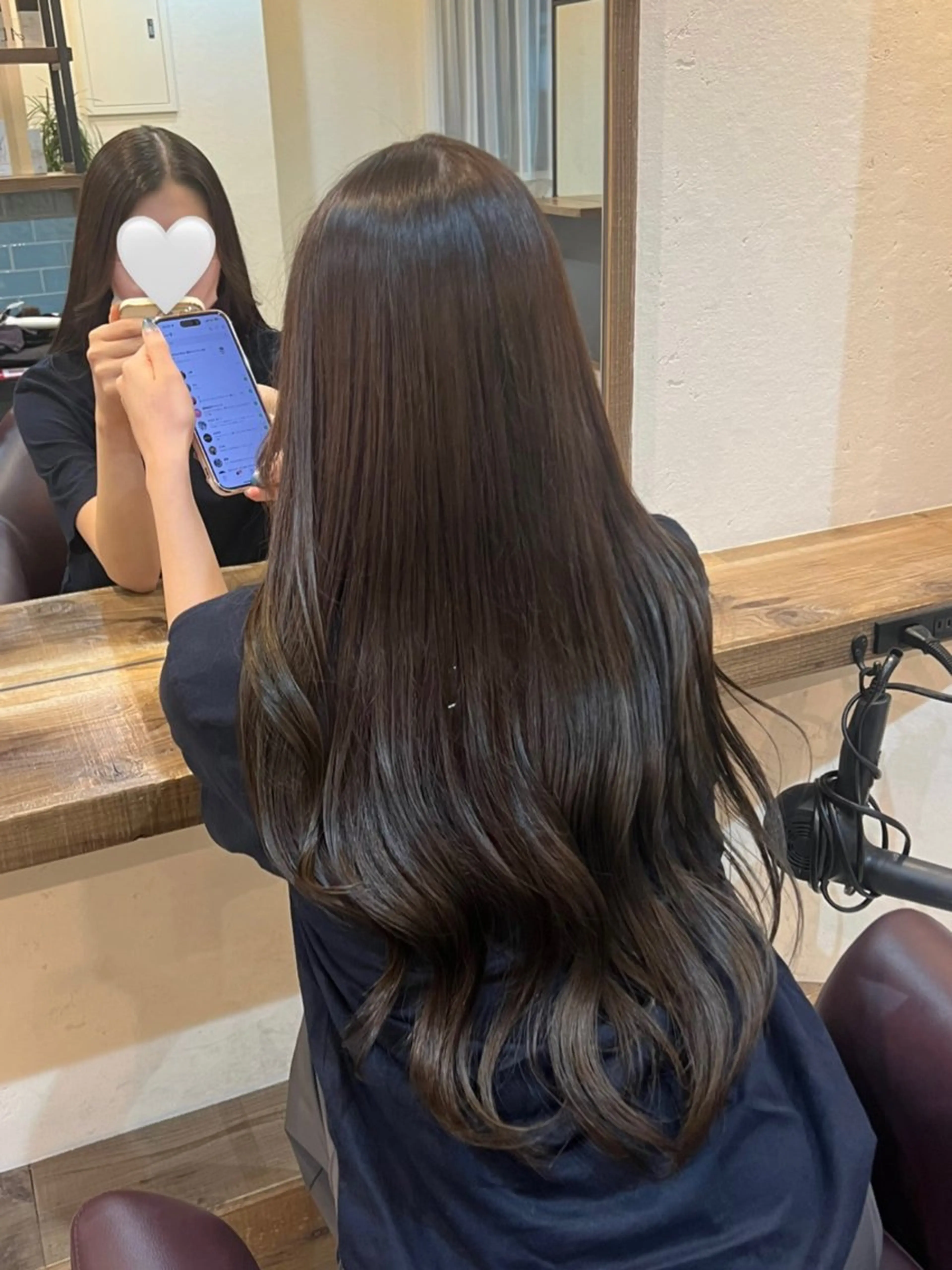 ロング カラー 内沼 恵留菜のヘアスタイル