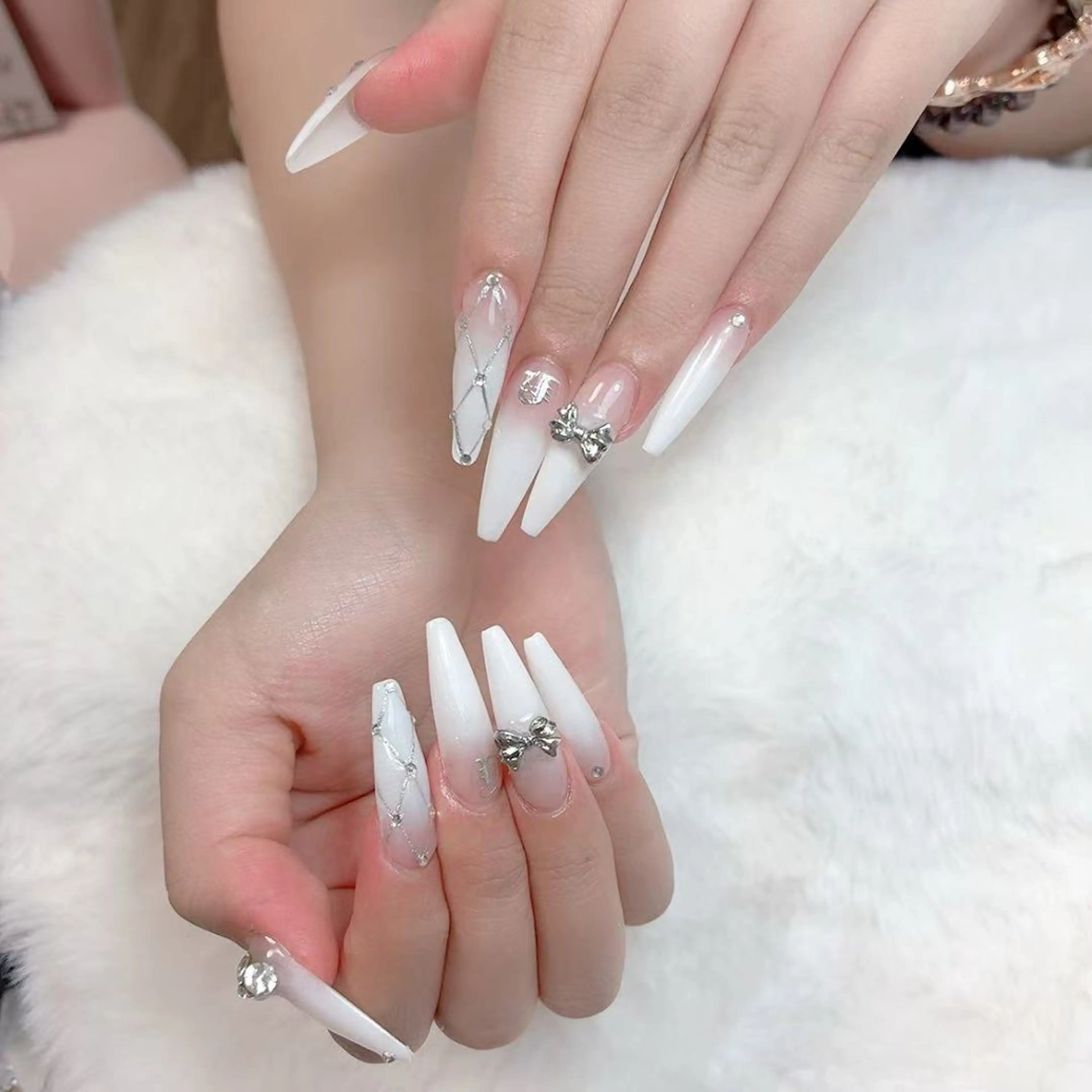 ネイル アートネイル フットネイル ジェルネイル マグネットネイル パラジェル ハンドネイル 長さだし/持込/ ins風ネイル/Umのネイルデザイン