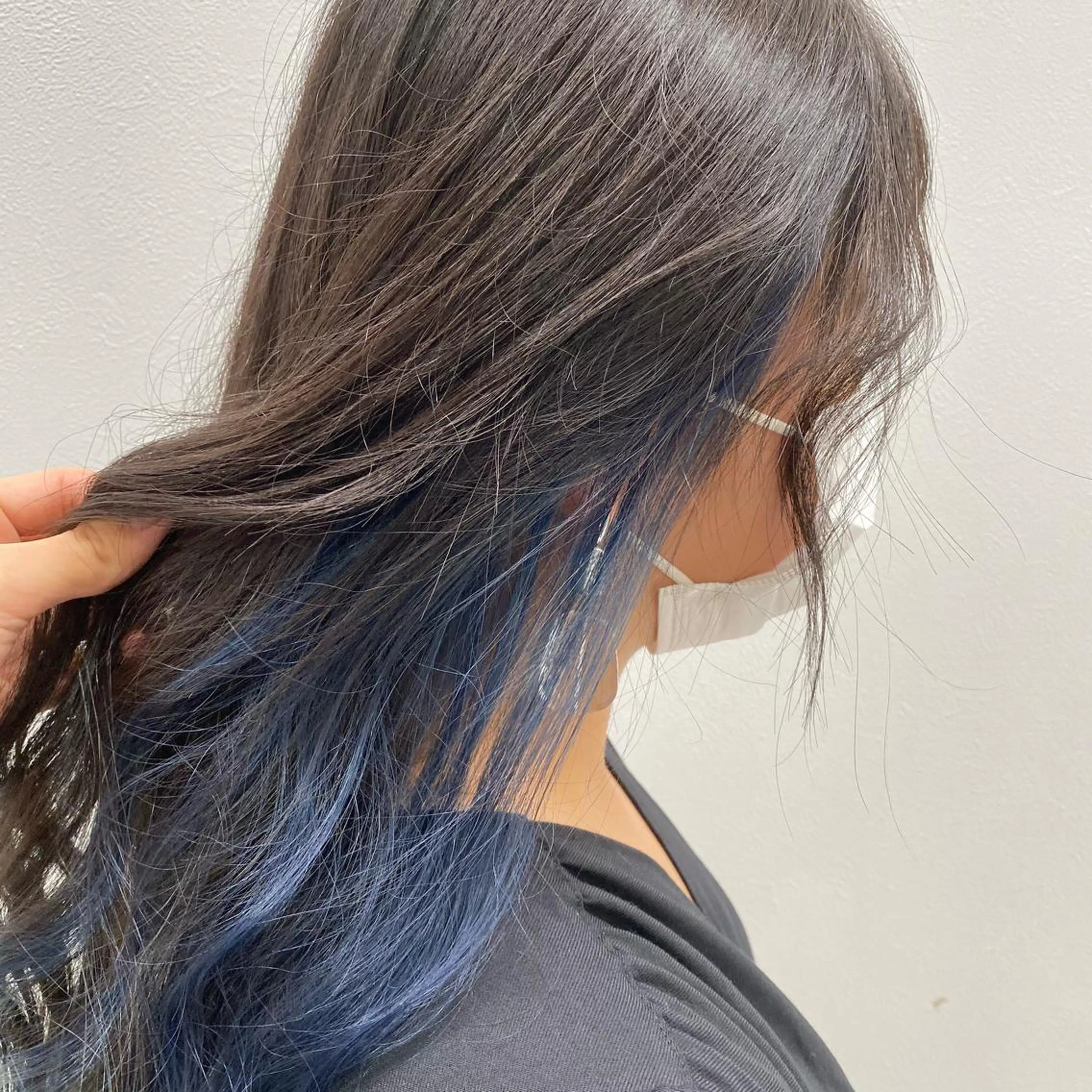 ミディアム カラー ブルーカラー インナーカラー ダブルカラー 韓国レイヤーKYONのヘアスタイル